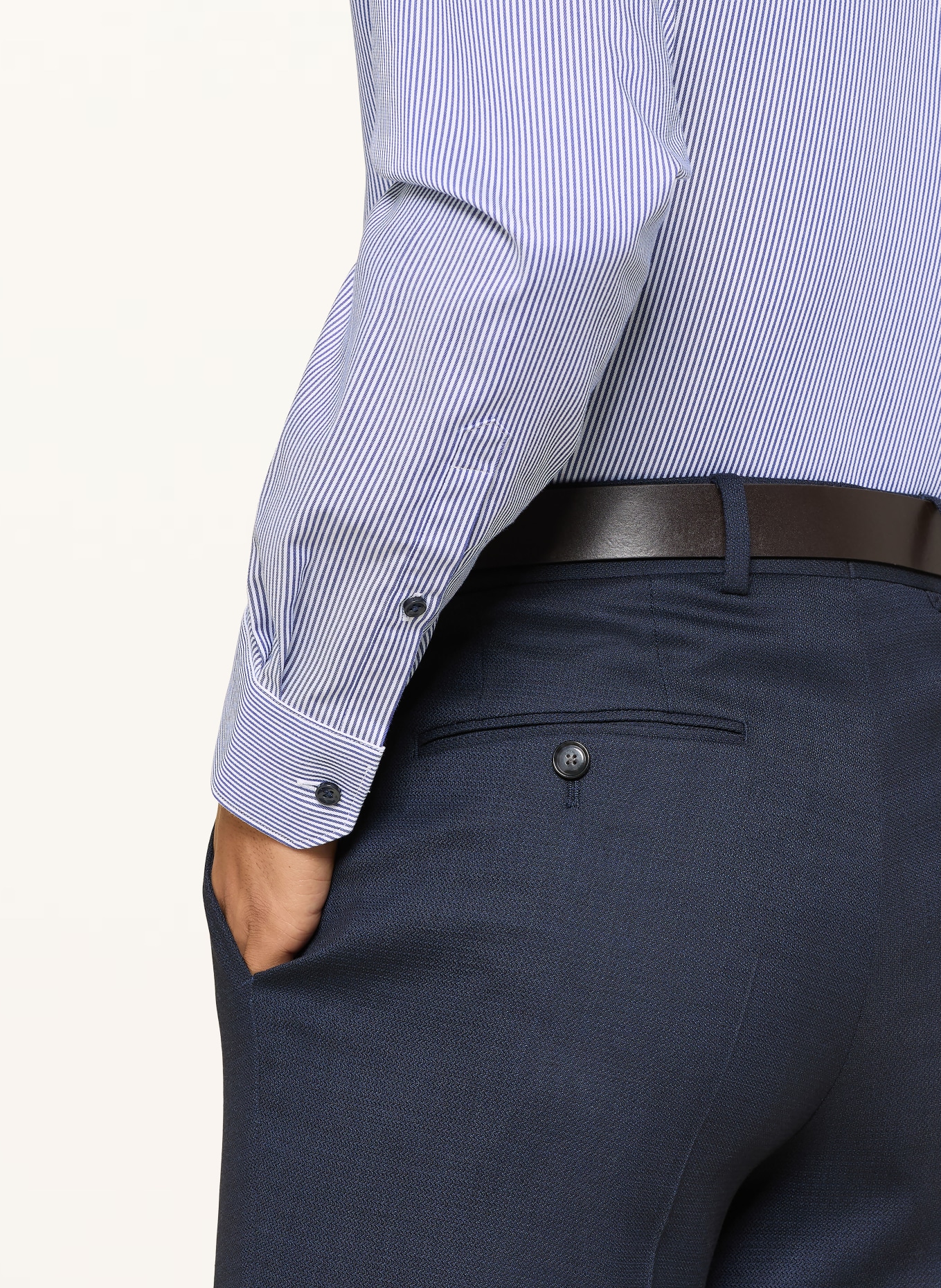 PAUL Košile Shaped Fit: TMAVĚ MODRÁ / BÍLÁ