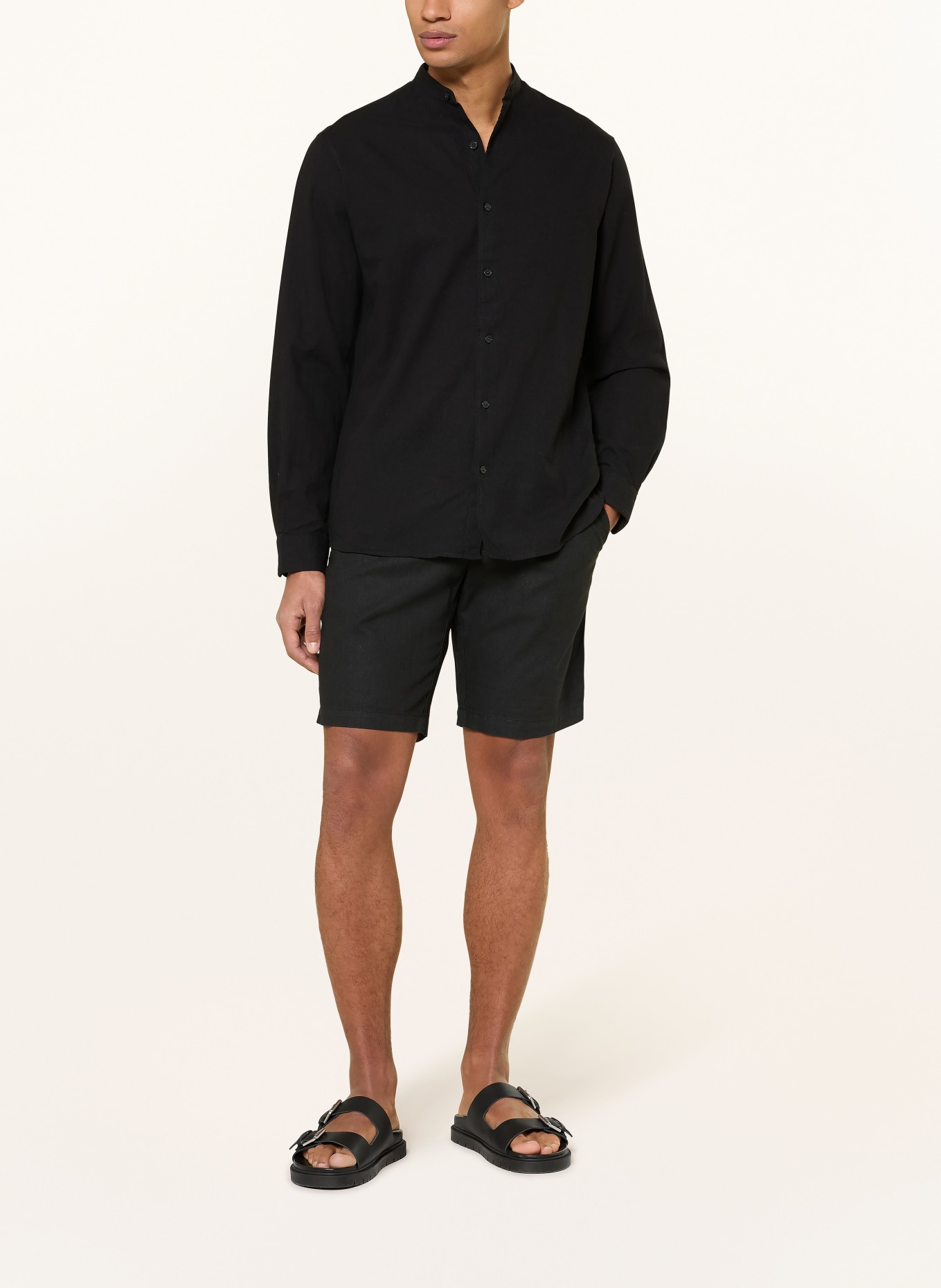 PAUL Košile Comfort Fit se stojáčkem: ČERNÁ