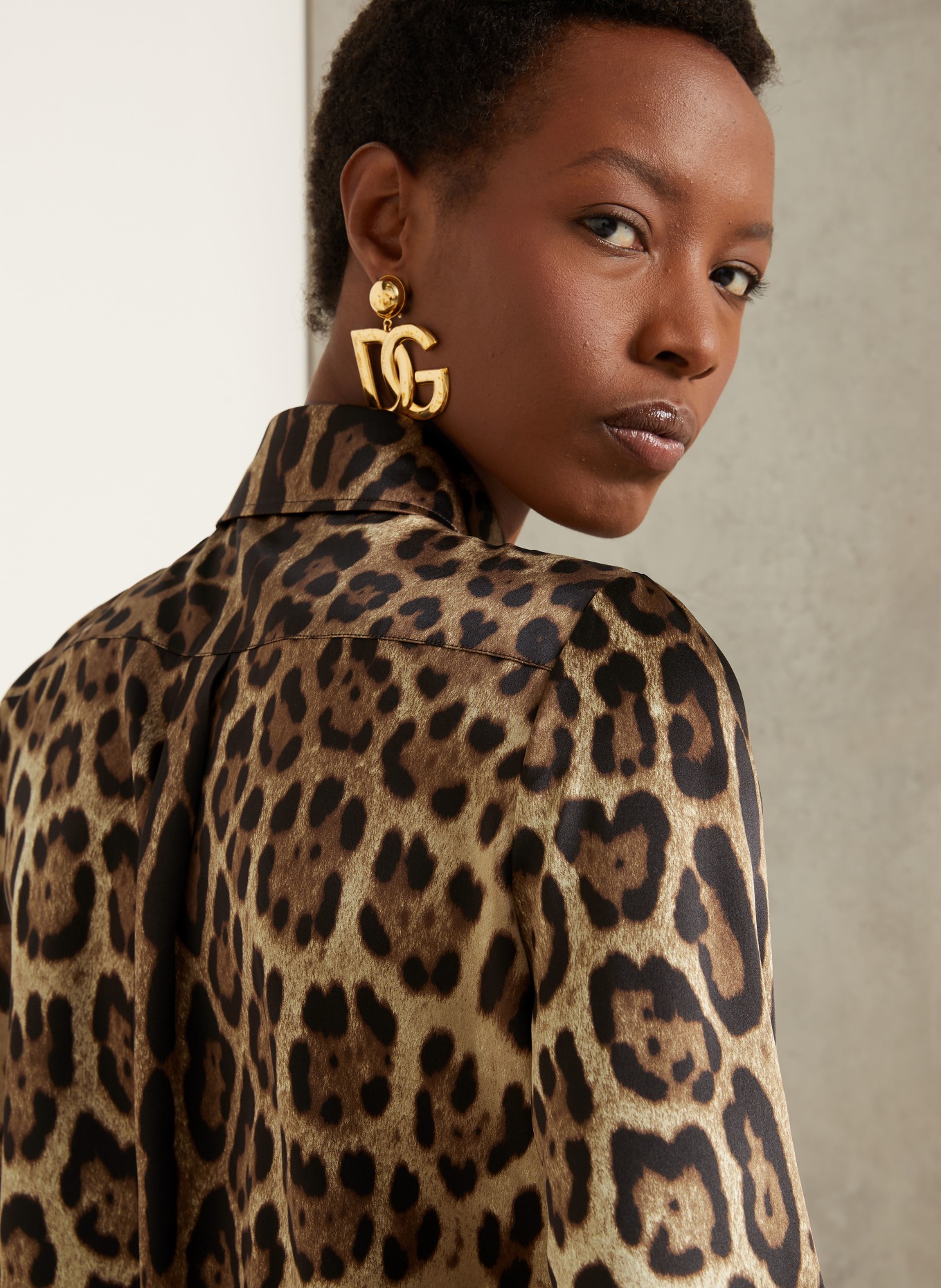 DOLCE & GABBANA Hemdbluse aus Seide: BRAUN / GOLD / DUNKELBRAUN