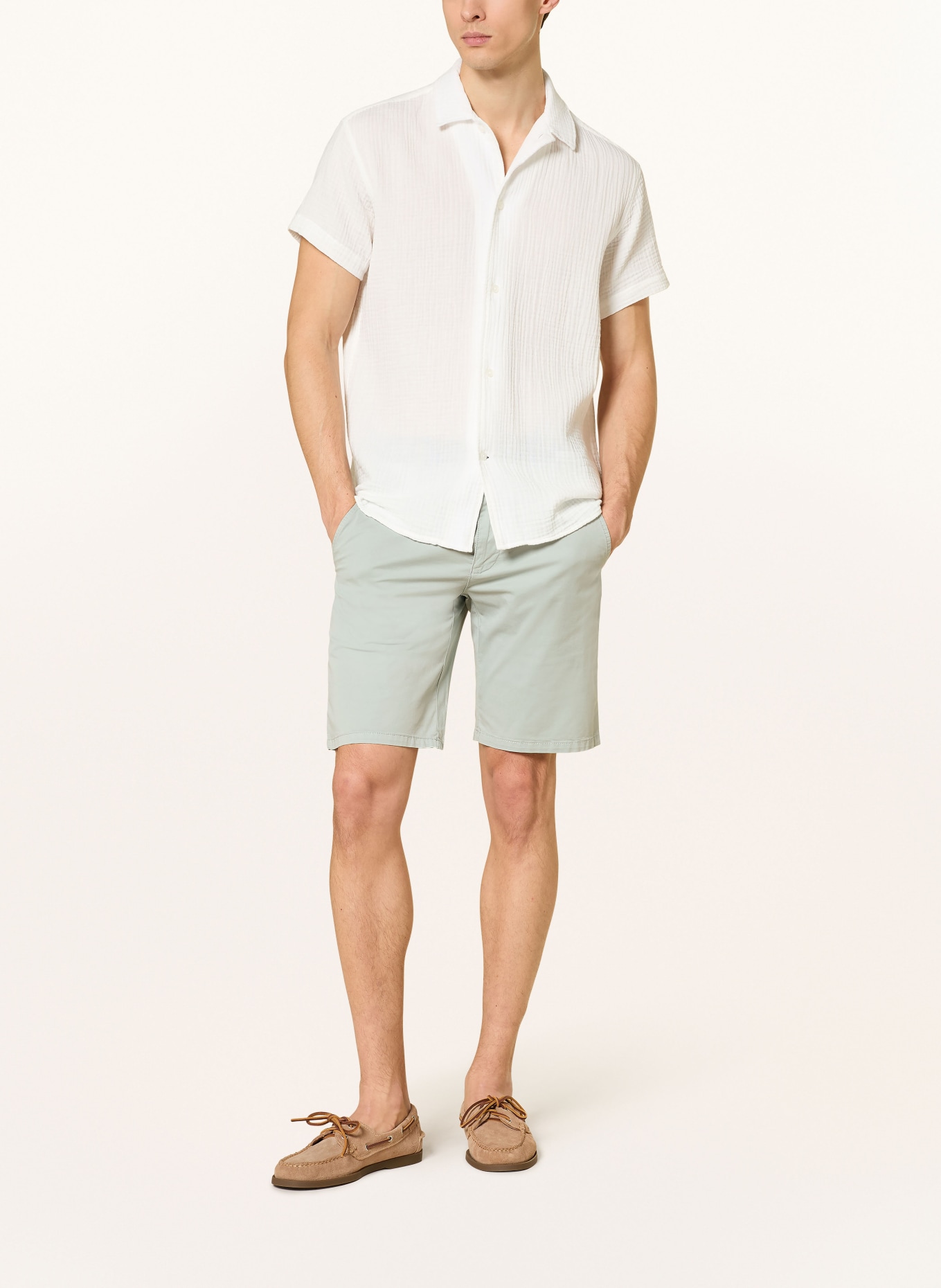 STROKESMAN'S Regular fit chino shorts: LIGHT GREEN