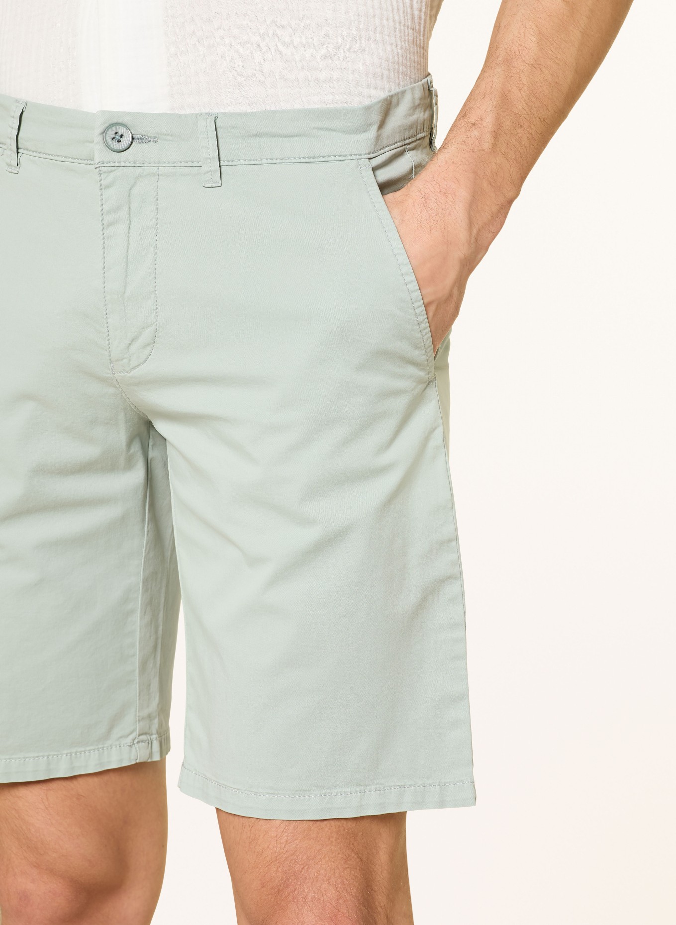 STROKESMAN'S Regular fit chino shorts: LIGHT GREEN