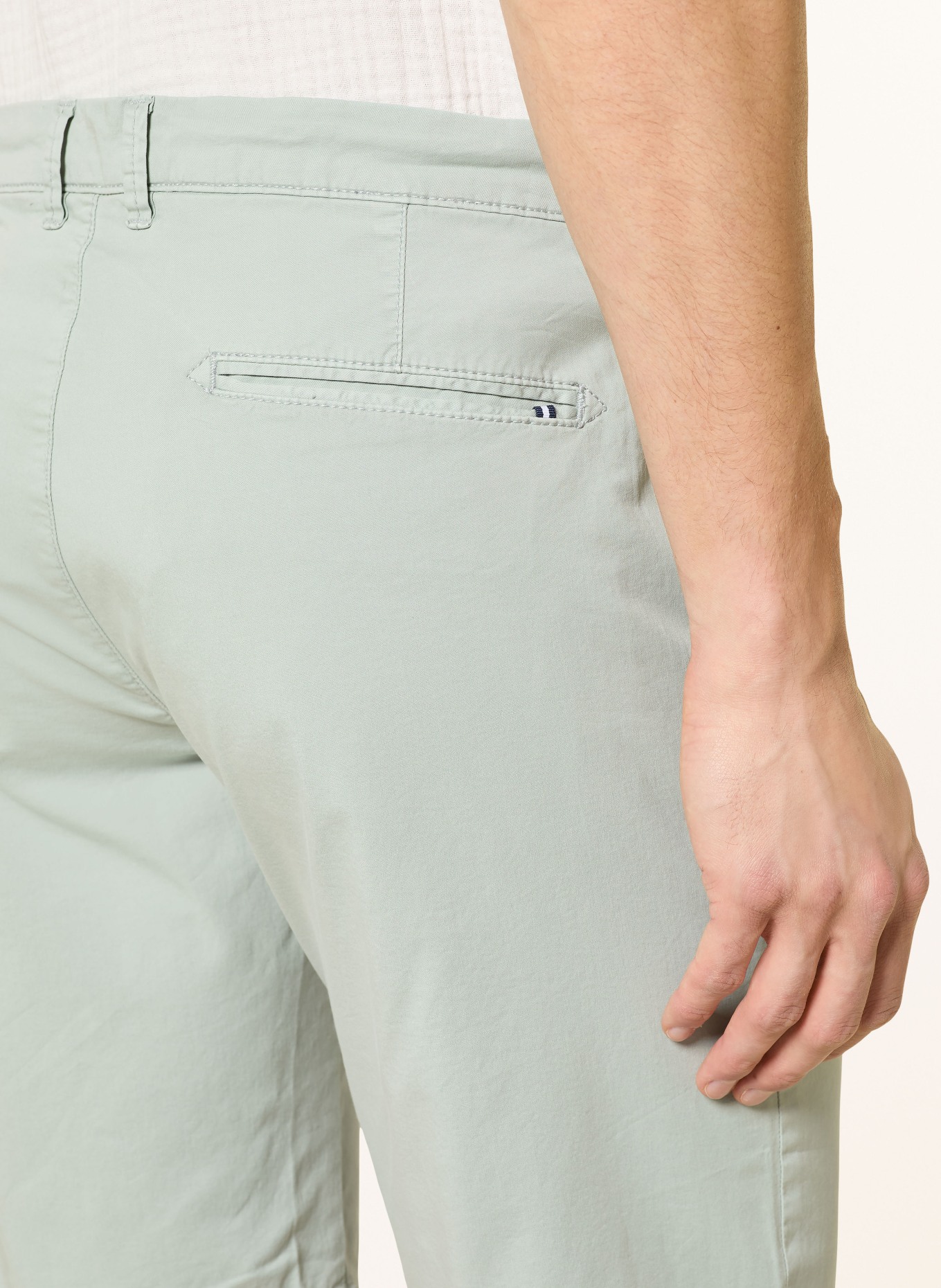 STROKESMAN'S Regular fit chino shorts: LIGHT GREEN