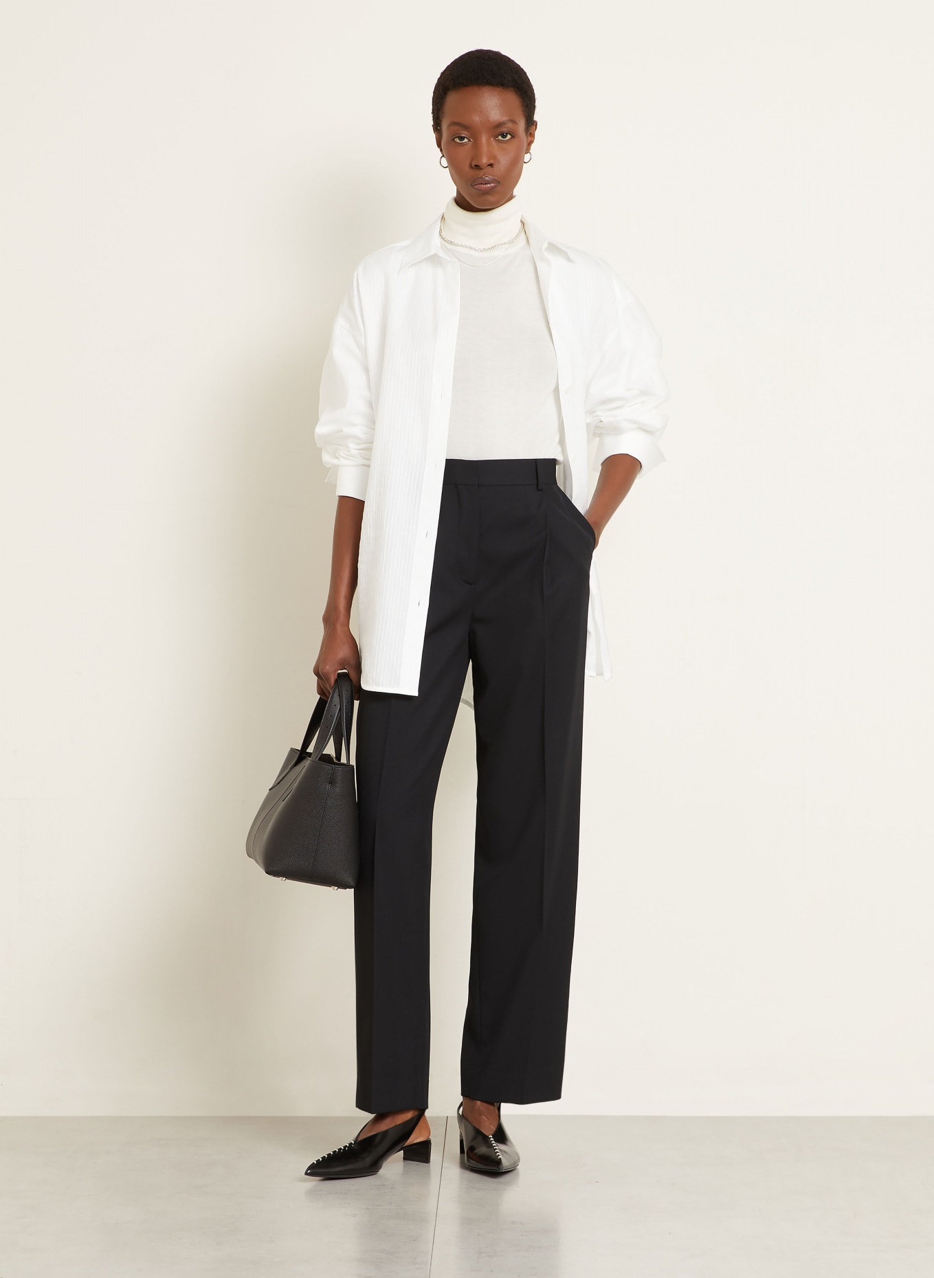 TOTEME kalhoty: ČERNÁ