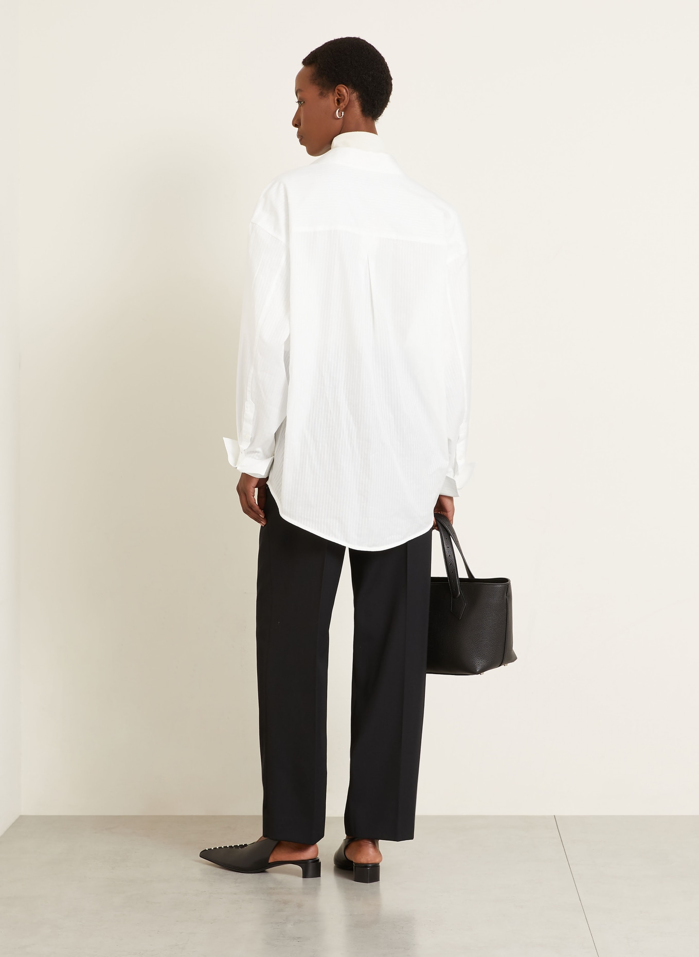 TOTEME kalhoty: ČERNÁ