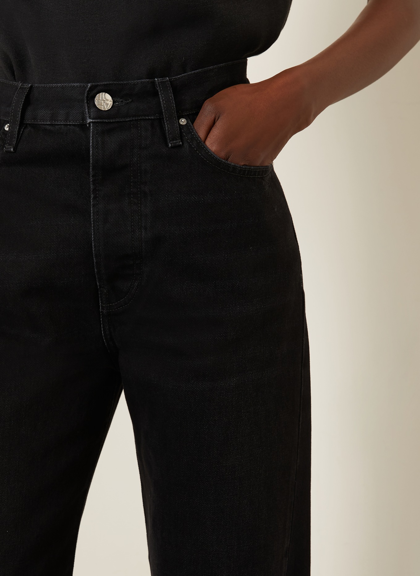 TOTEME Proste dżinsy: 230 FADED BLACK