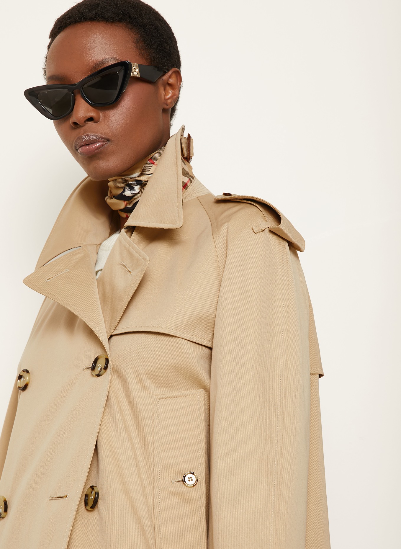 BURBERRY Trenchcoat HALTYE: VELBLOUDÍ