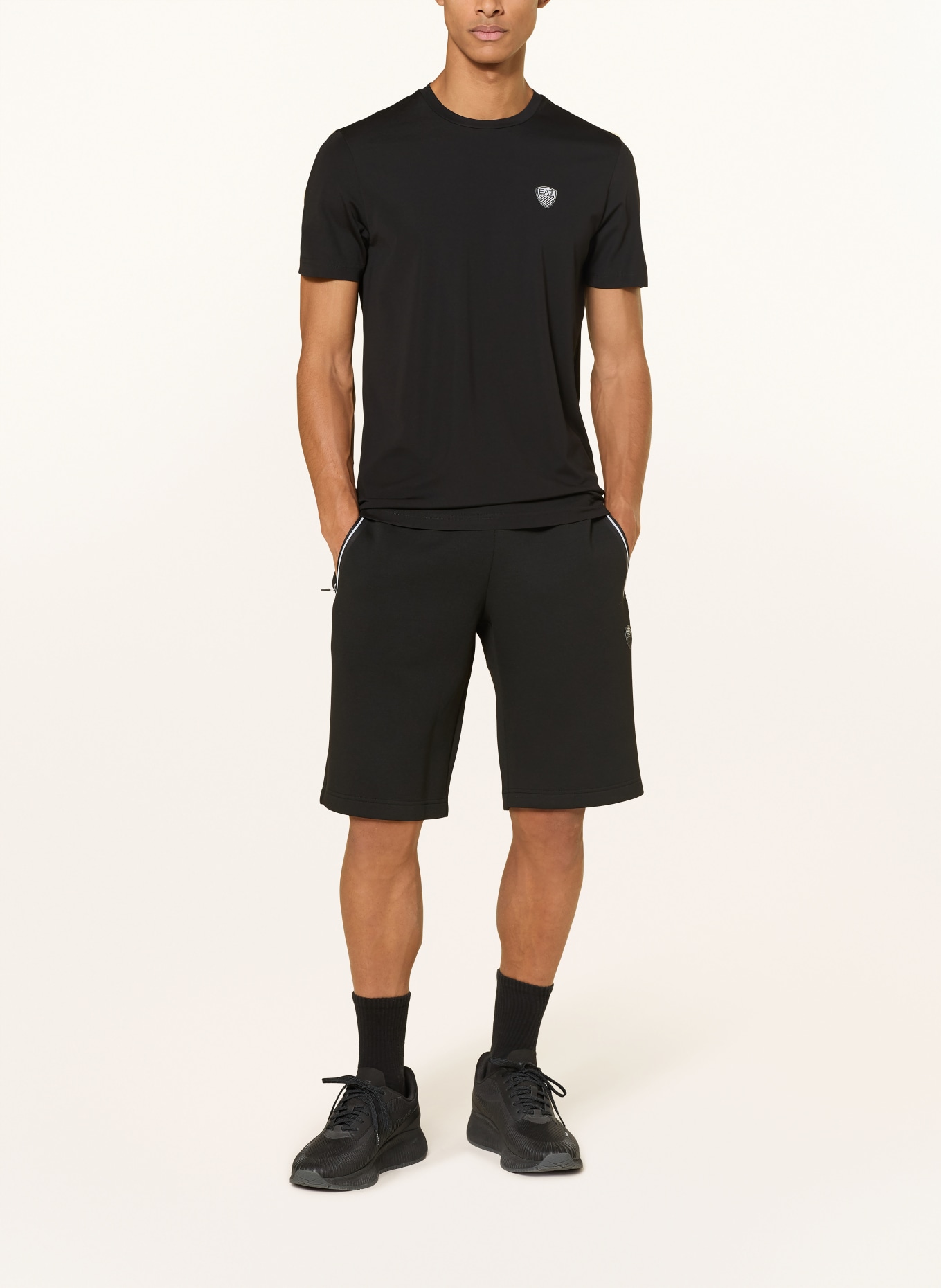 EA7 EMPORIO ARMANI TRAIN PREMIUM Sweat Shorts: BLACK