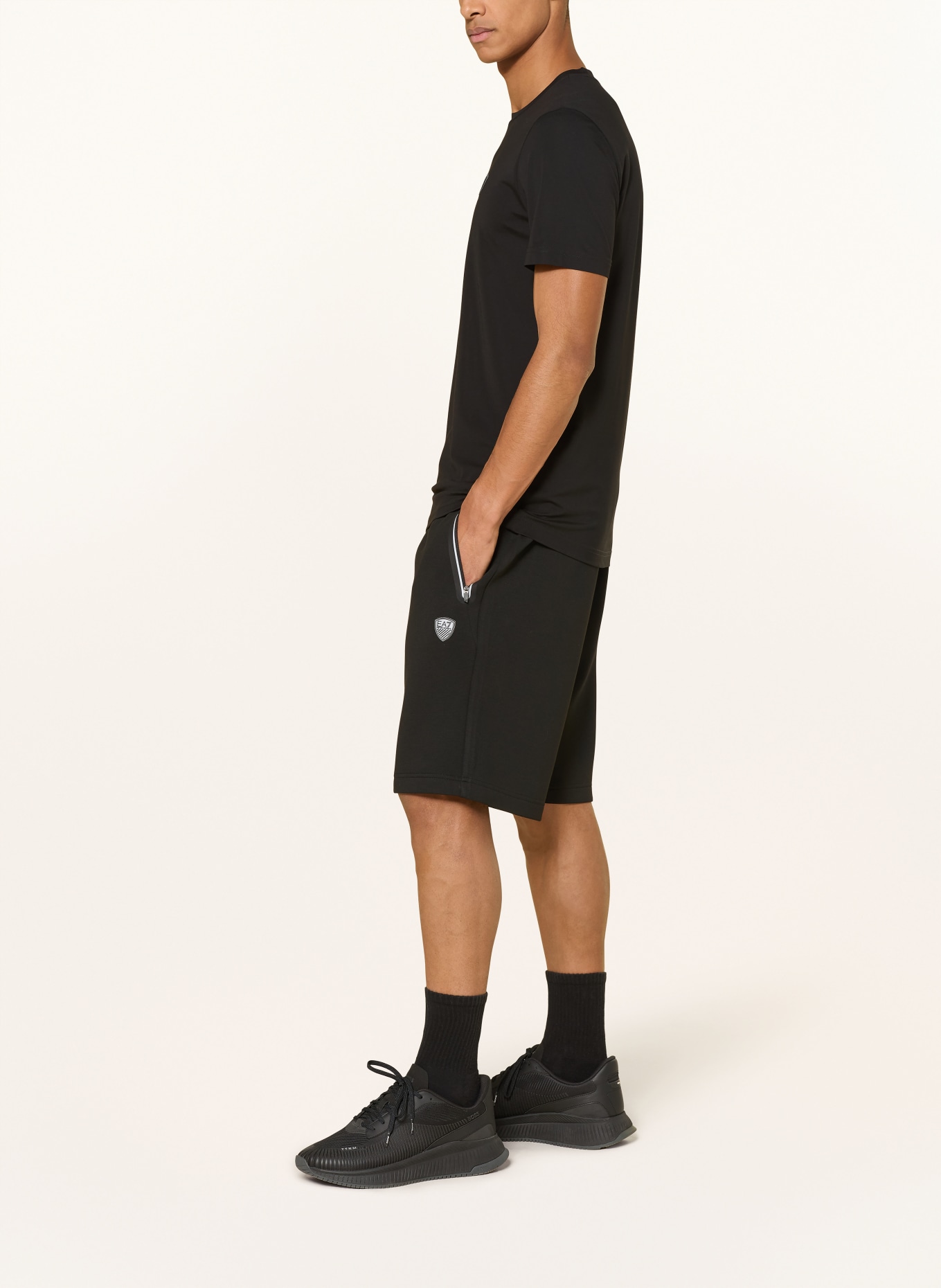EA7 EMPORIO ARMANI TRAIN PREMIUM Sweat Shorts: BLACK