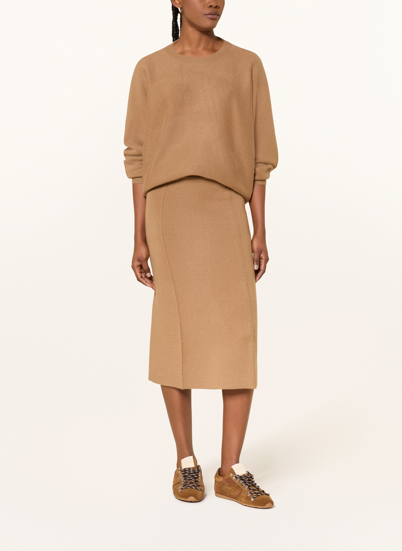 LISA YANG Kašmírový svetr: VELBLOUDÍ