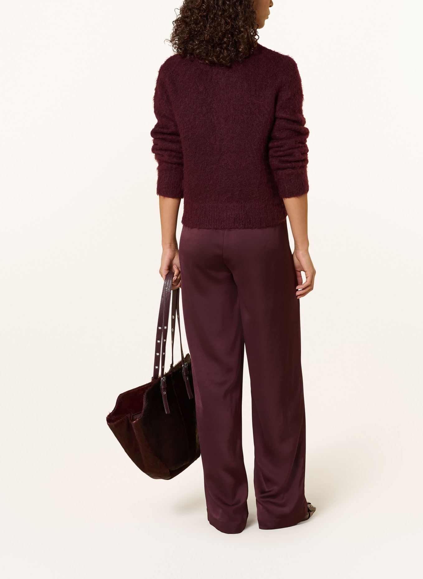 NEO NOIR Spodnie satynowe EMMETT: CIEMNOCZERWONY