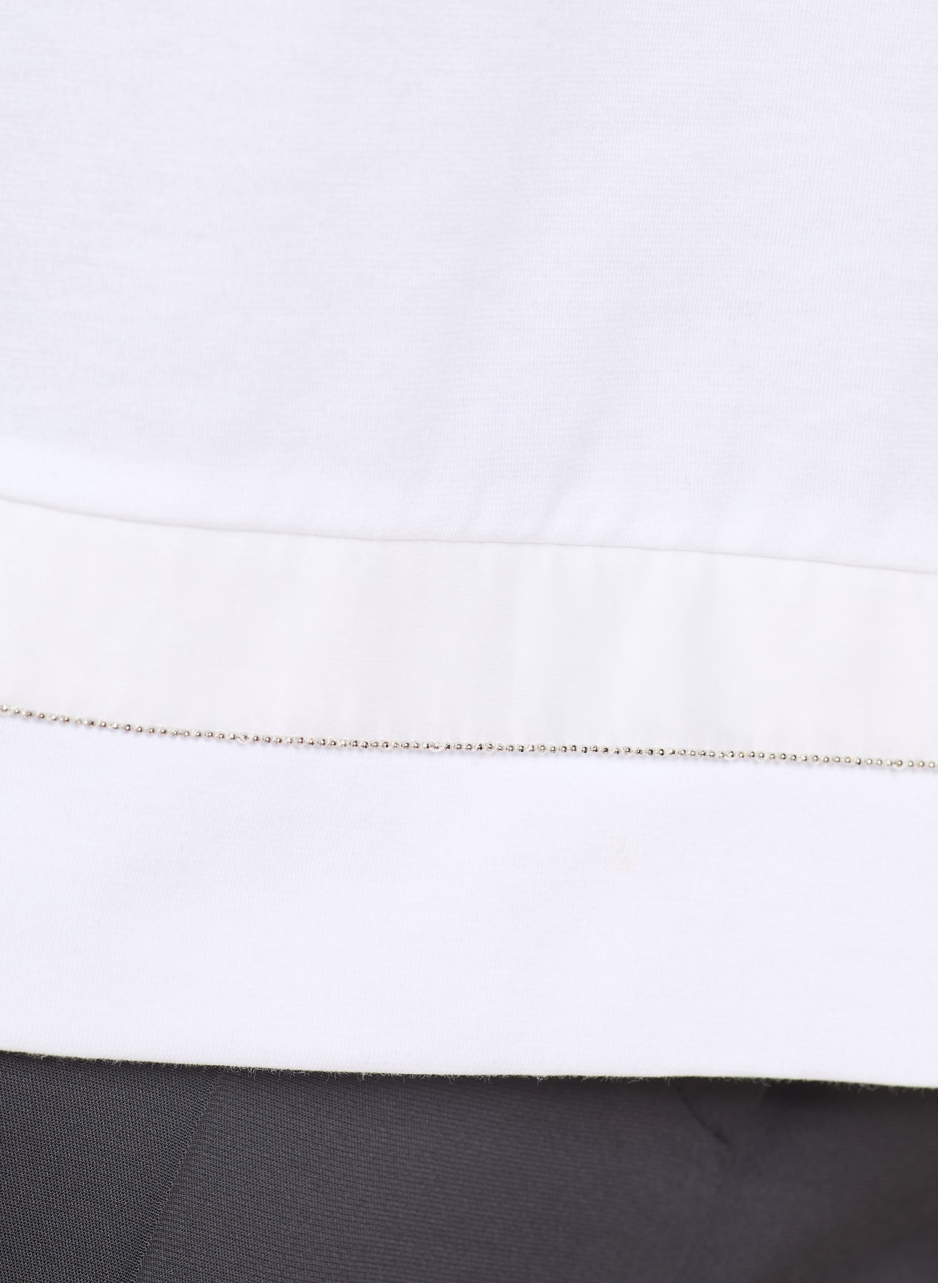 PESERICO T-Shirt mit Seide und Schmucksteinen: WEISS