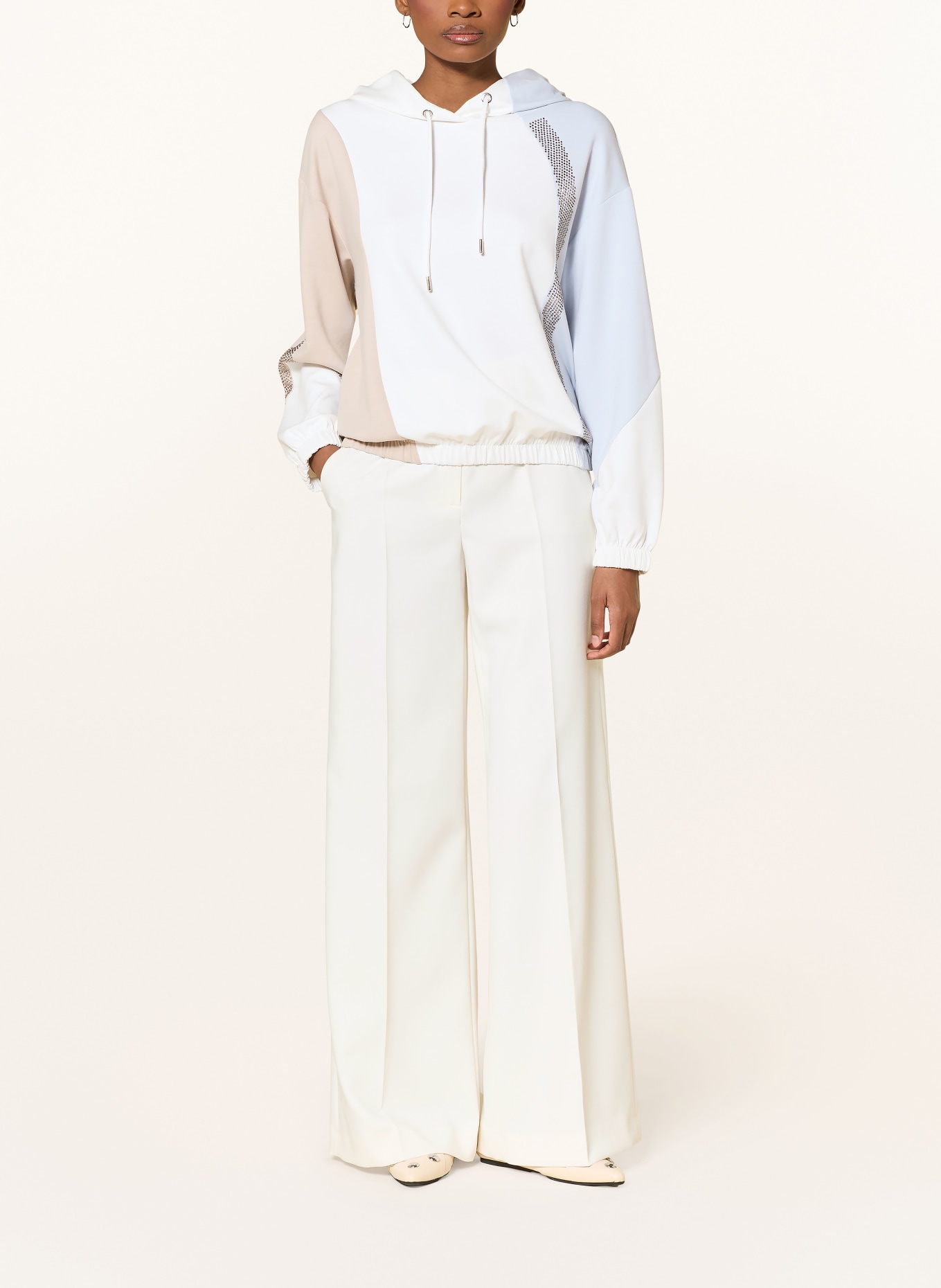 monari Sweat à capuche avec pierres décoratives: BLANC / CHAMEAU / BLEU CLAIR