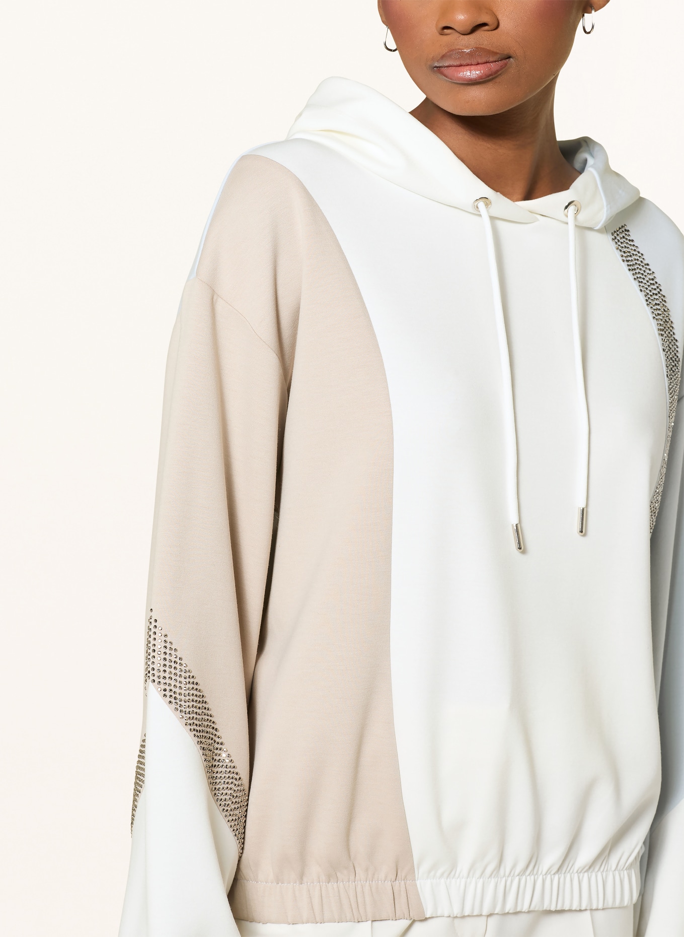 monari Sweat à capuche avec pierres décoratives: BLANC / CHAMEAU / BLEU CLAIR