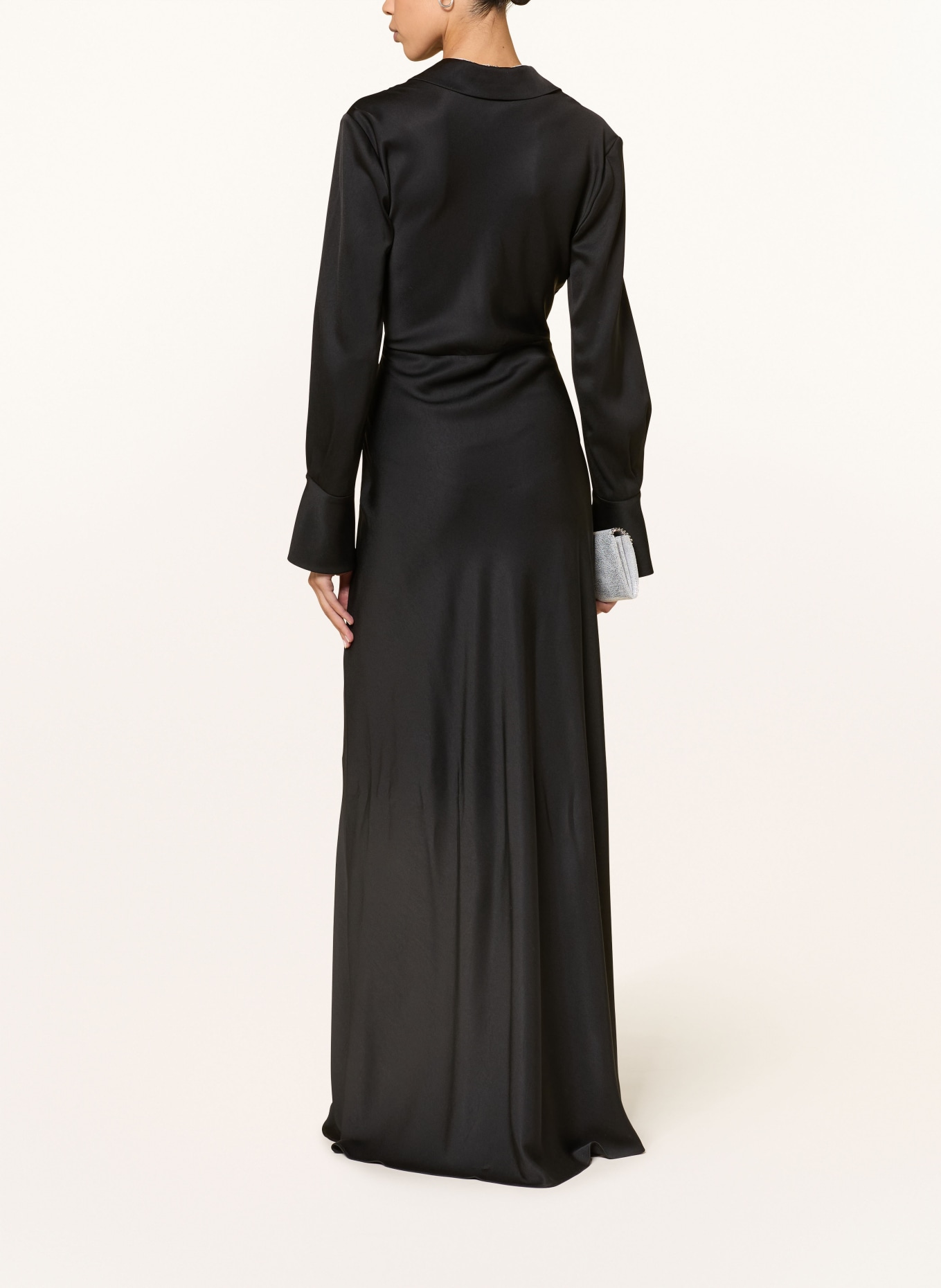 SIMKHAI Satyna sukienka ADELLE: CZARNY