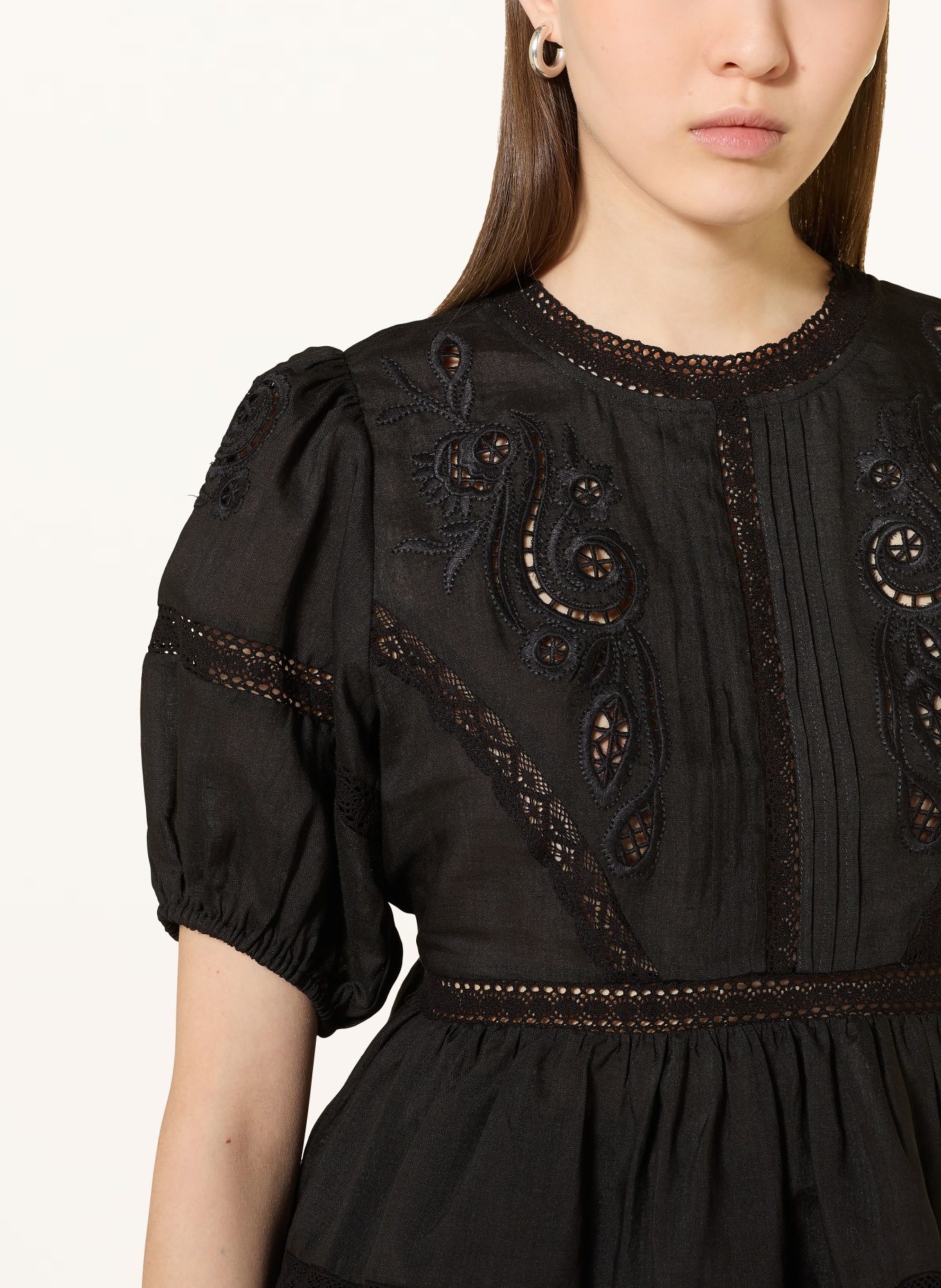 MRS & HUGS Blůza z krajky s otvory: ČERNÁ