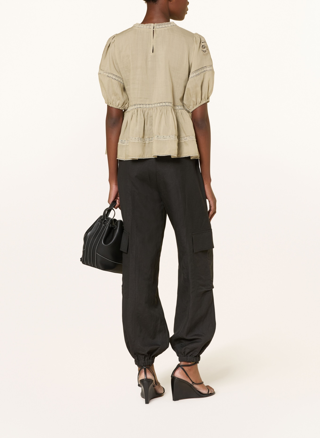 MRS & HUGS Blůza z krajky s otvory: OLIVOVÁ