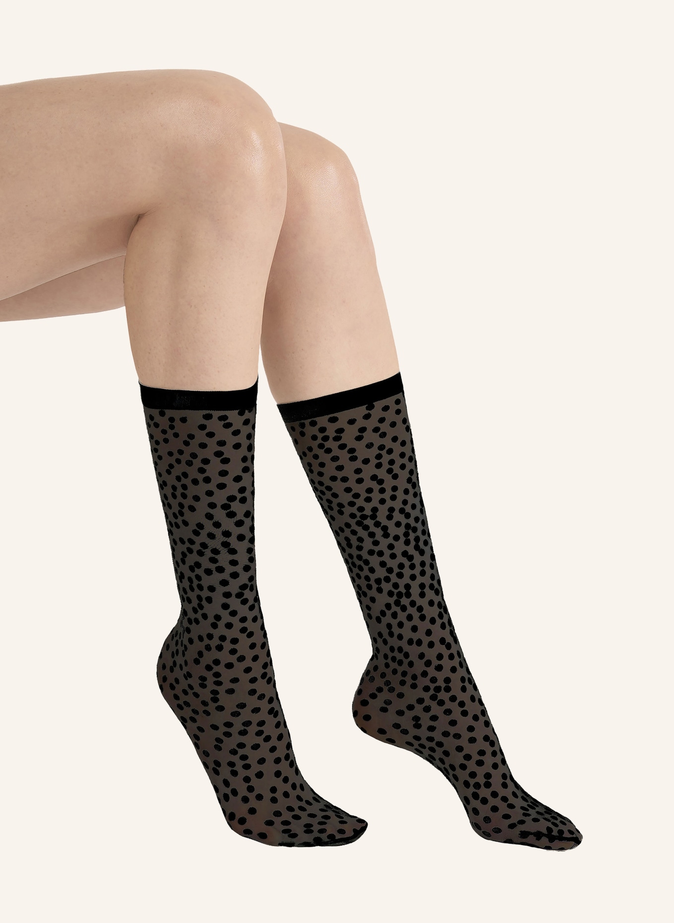 Wolford Fine knit ankle socks SWEET DOTS SOCKS: 7005 BLACK