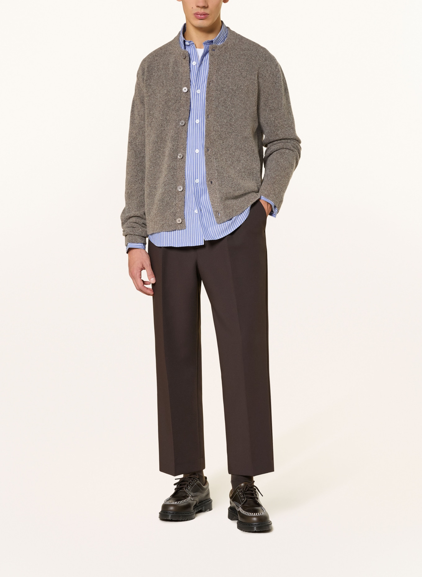 NN.07 Svetr JASPIS: ČERNOŠEDÁ