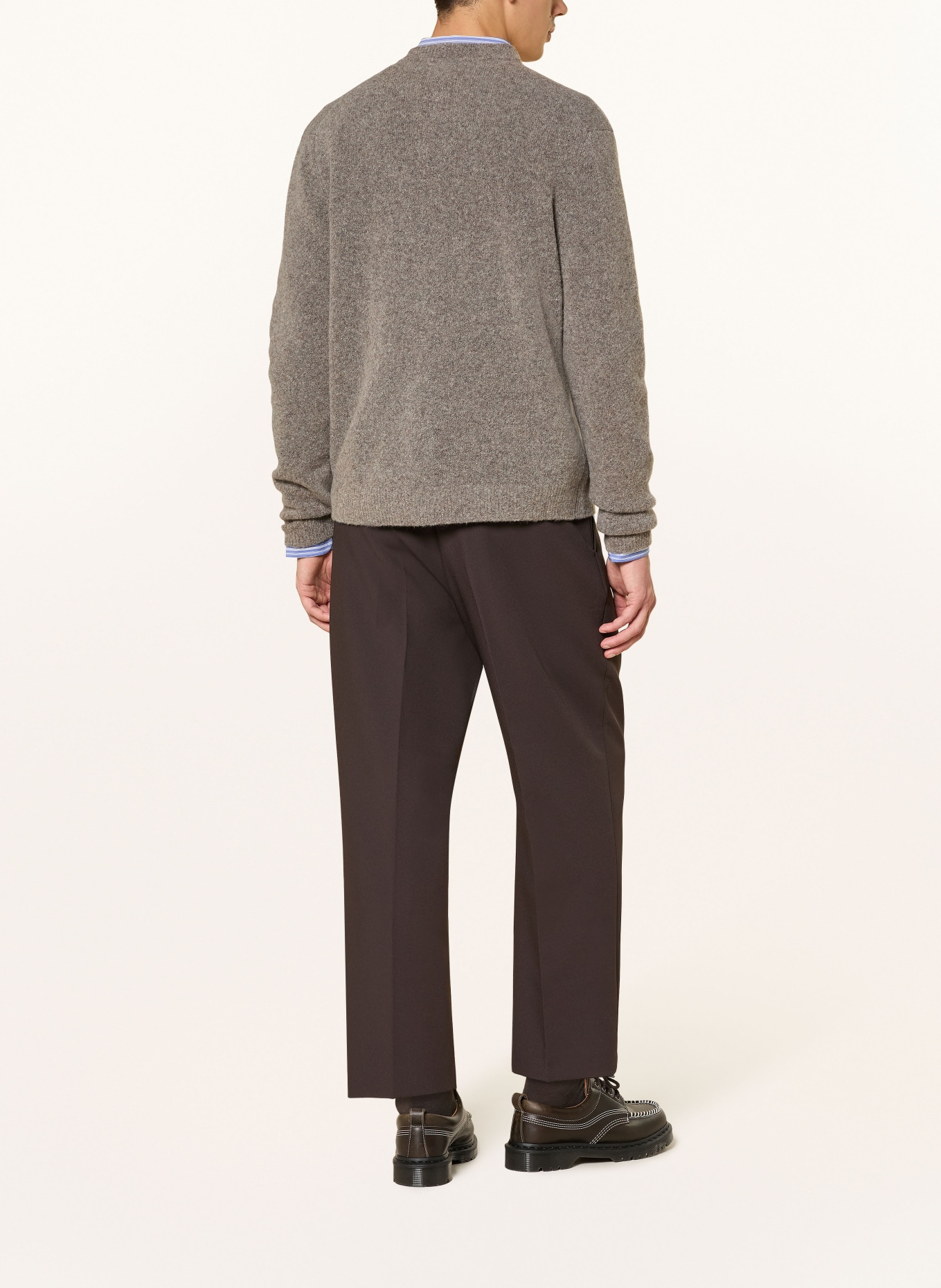 NN.07 Svetr JASPIS: ČERNOŠEDÁ