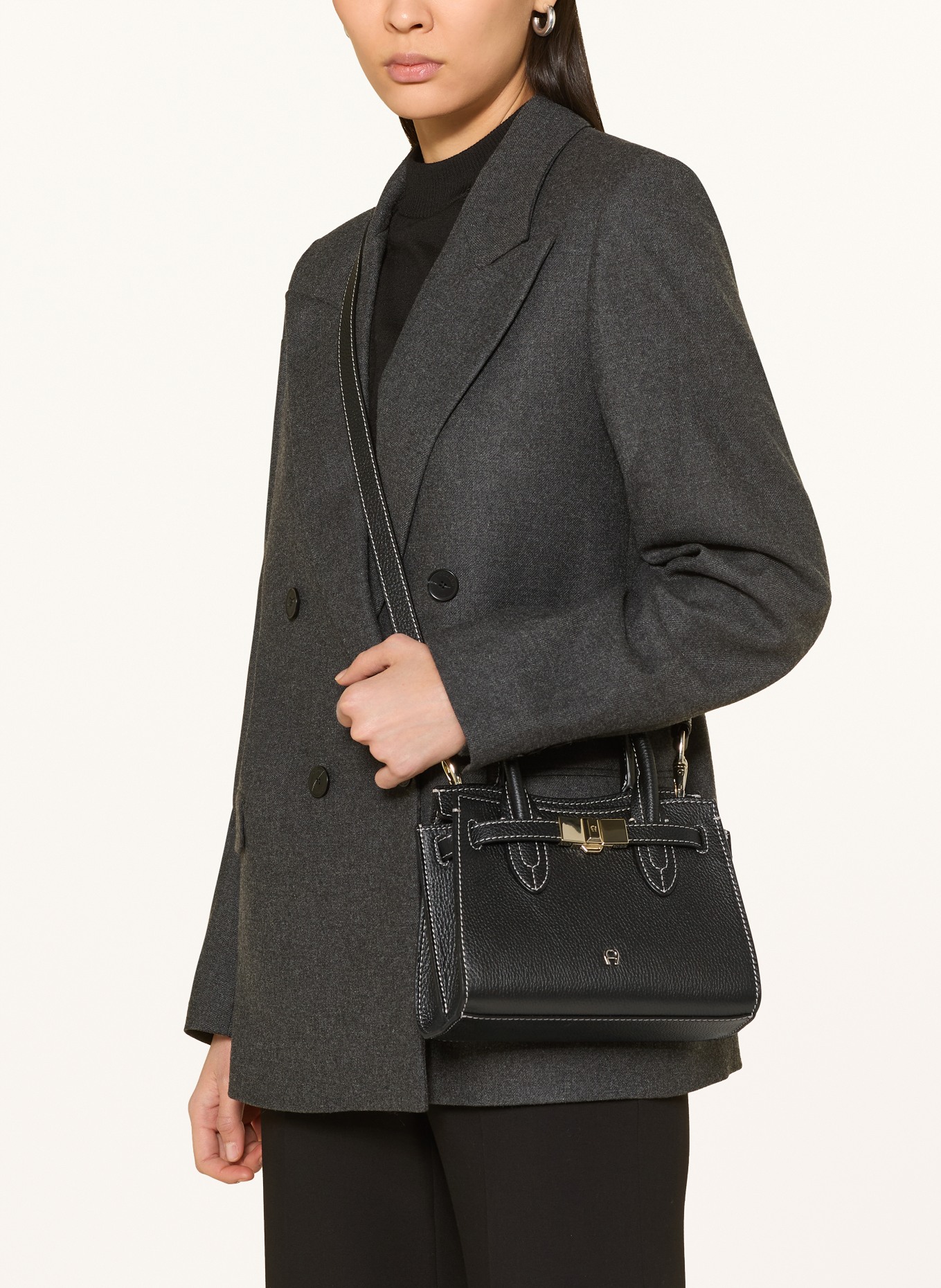 AIGNER Handtas FARAH SMALL: ZWART / GOUD