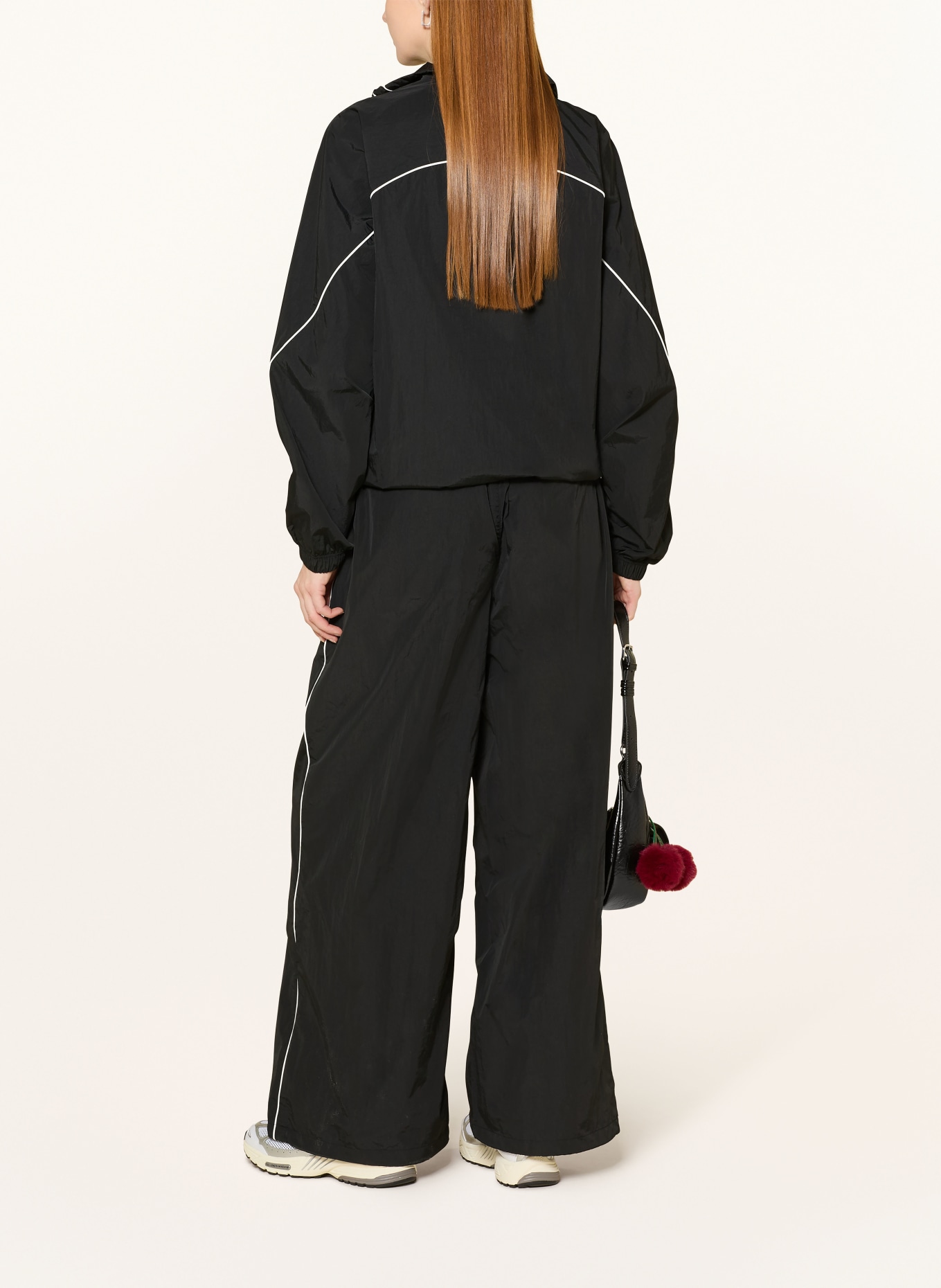 TOMMY JEANS Trainingsjacke: SCHWARZ / WEISS