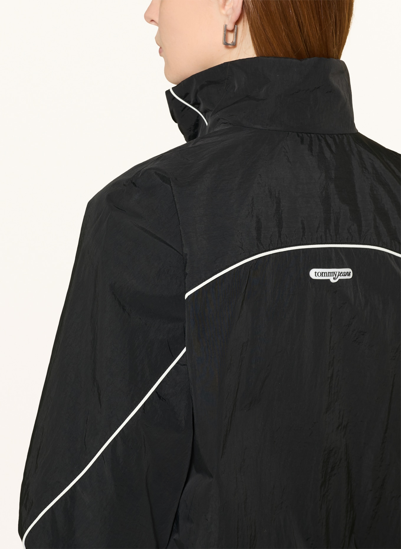 TOMMY JEANS Trainingsjacke: SCHWARZ / WEISS