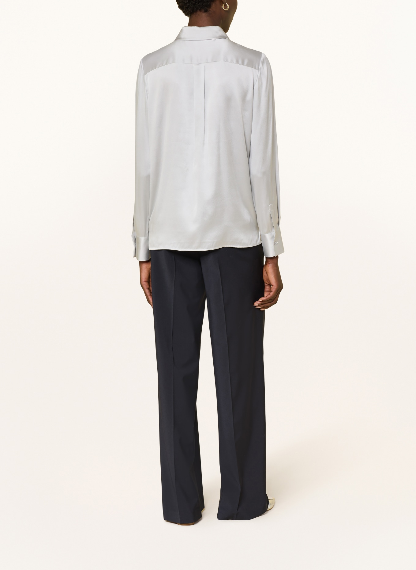 HERZEN'S ANGELEGENHEIT Hedvábná košile: STŘÍBRNÁ