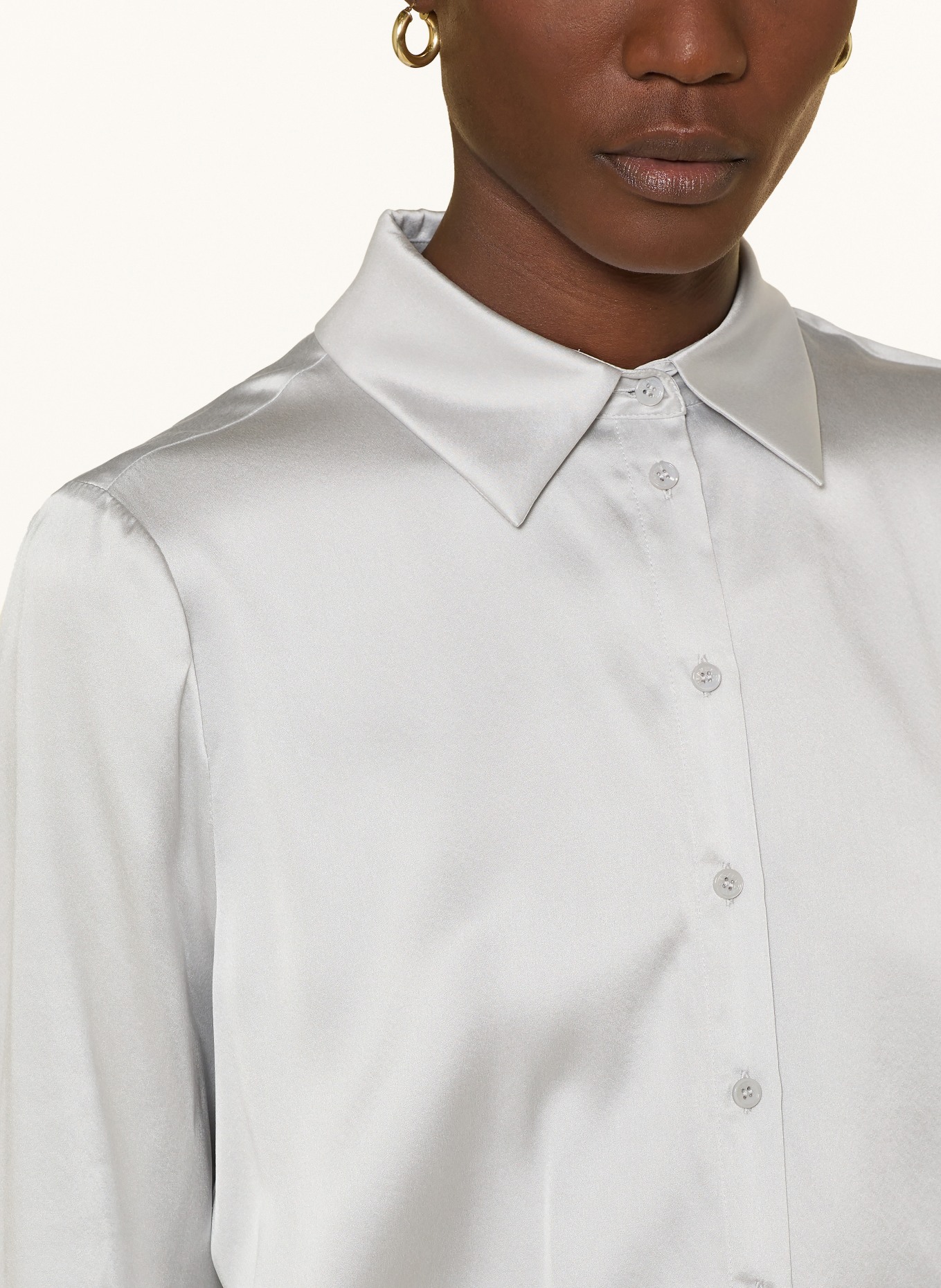 HERZEN'S ANGELEGENHEIT Hedvábná košile: STŘÍBRNÁ