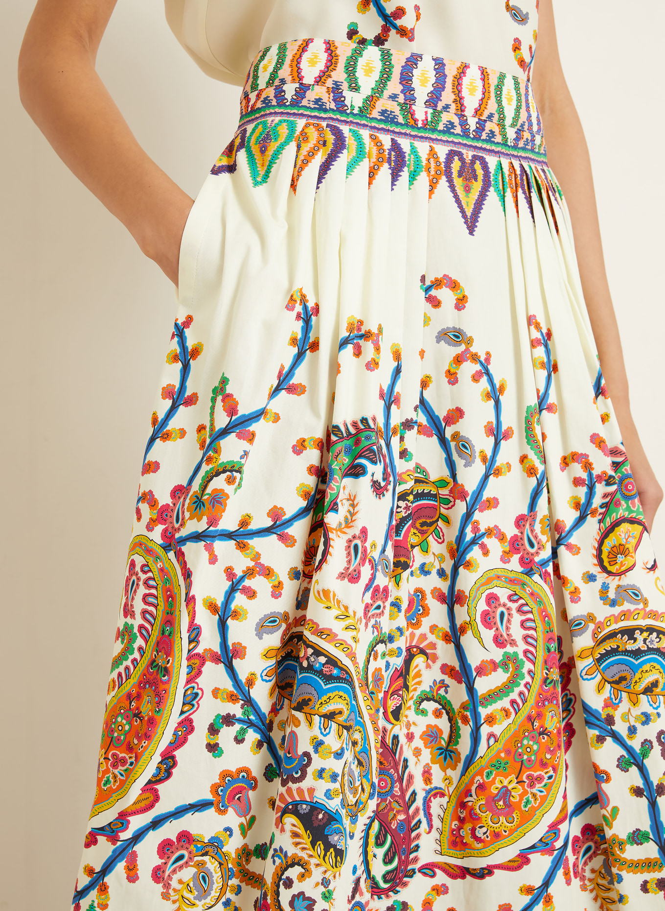 ETRO pleated skirt: ECRU / RED / BLUE