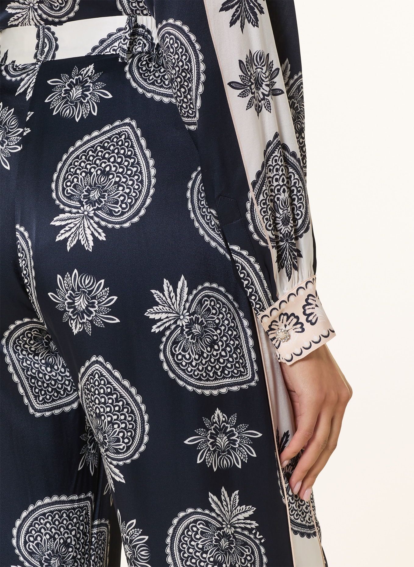 IVI collection Marlenehose mit Seide: SCHWARZ / WEISS