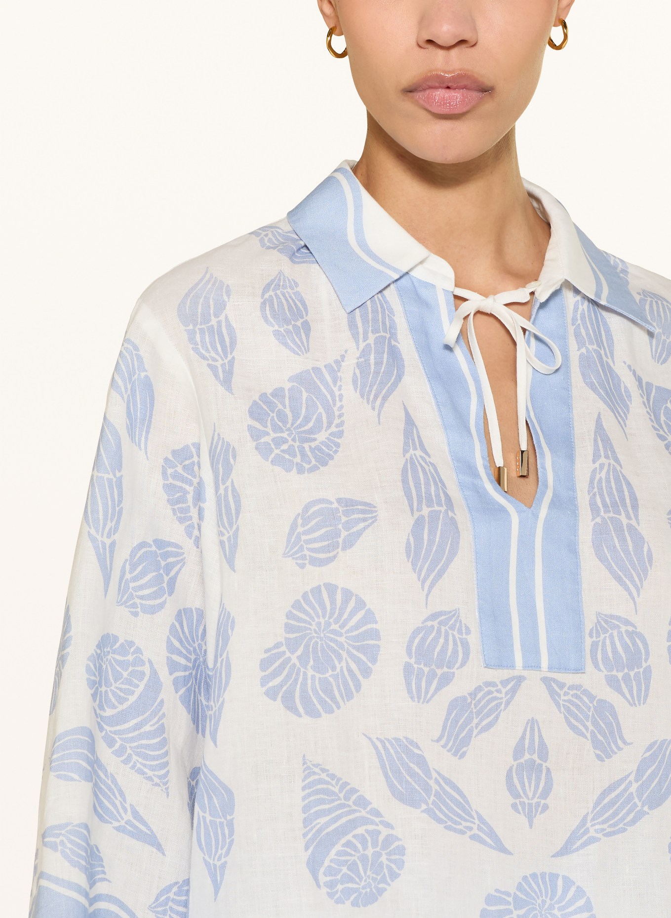 IVI collection Blusenshirt mit Lochspitze: CREME / HELLBLAU