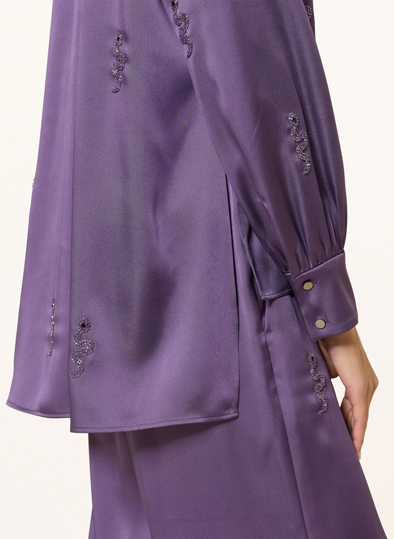MARC CAIN Satijnen blouse met sierstenen: 744 mystical