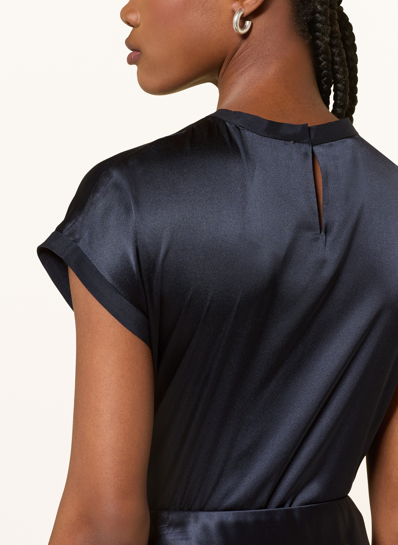 (THE MERCER) N.Y. Hedvábná halenka: TMAVĚ MODRÁ