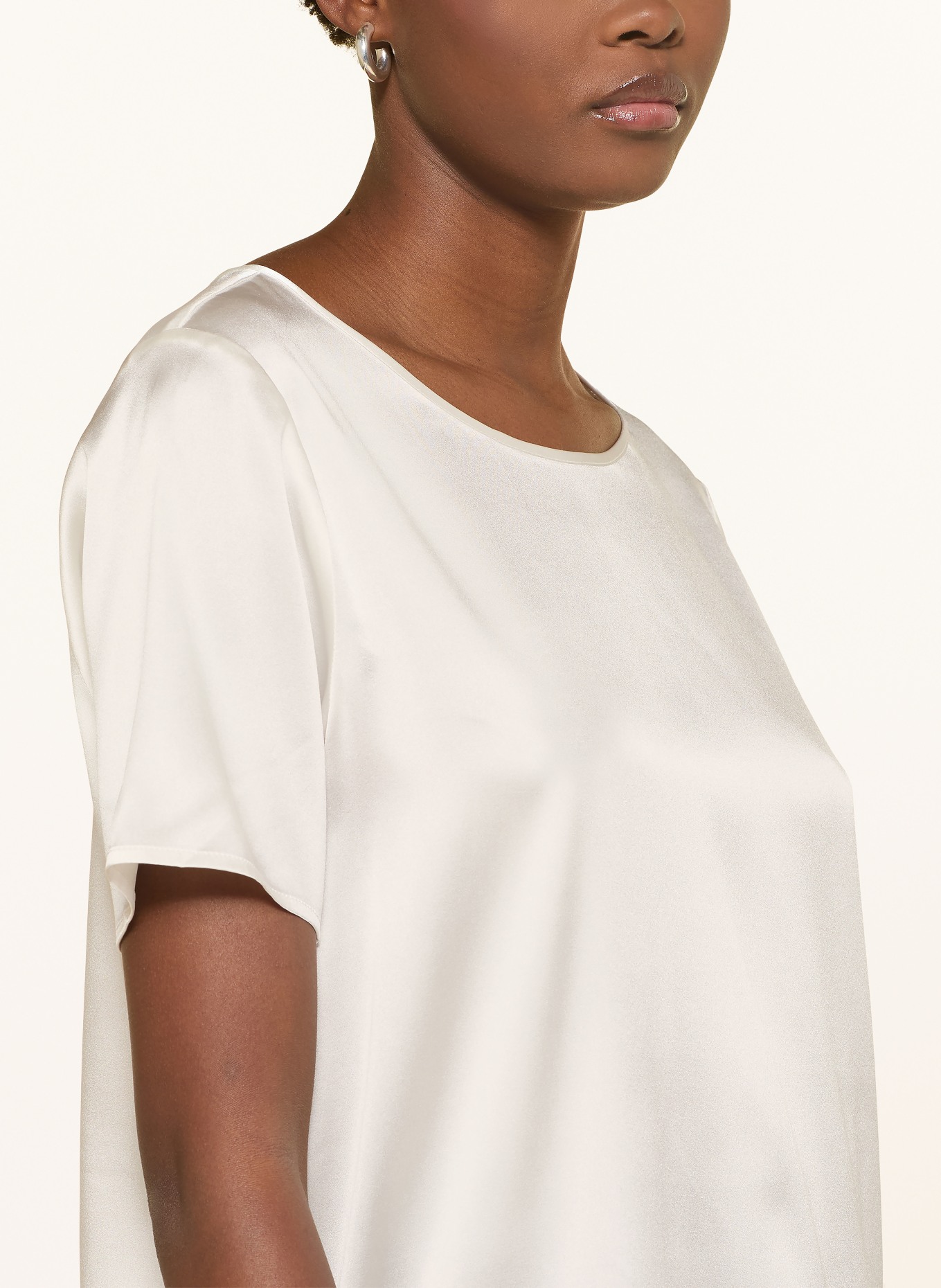 (THE MERCER) N.Y. Blusentop aus Seide: ECRU