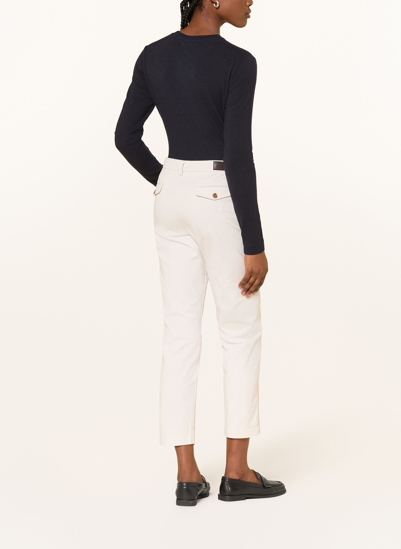 windsor. chino: KREMOWY