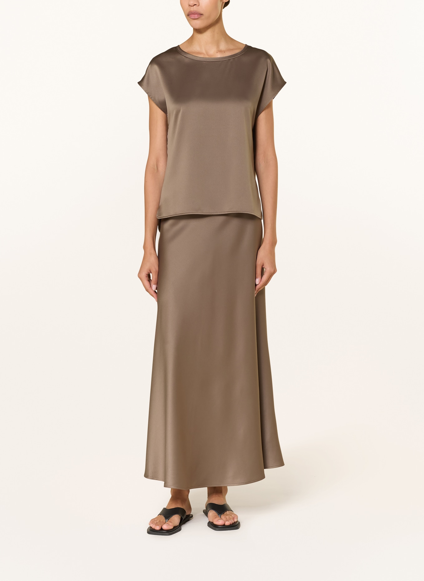 Juvia Blusenshirt ALEA aus Satin: TAUPE