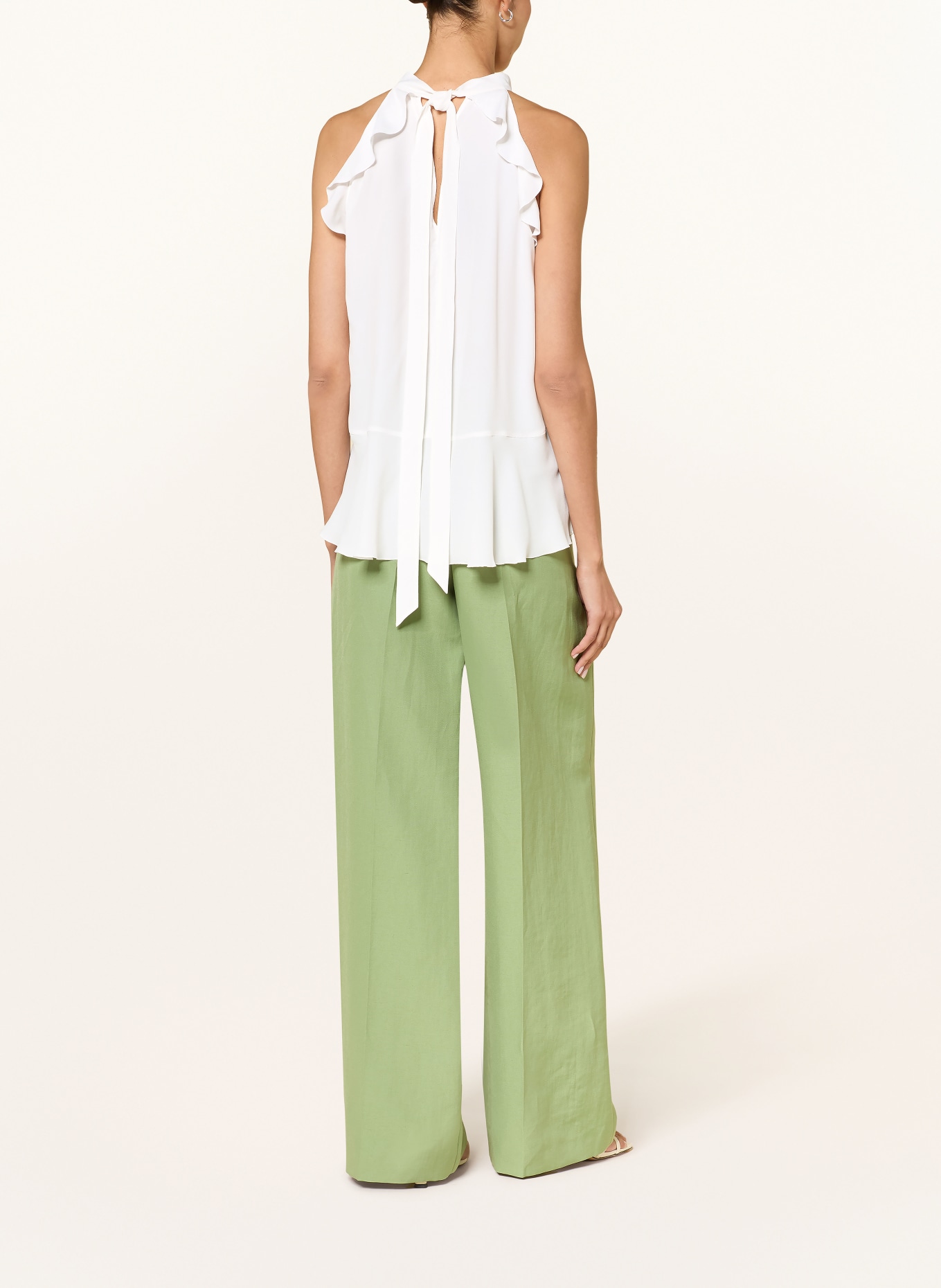 LUISA CERANO Halenka s hedvábím a volány: BÍLÁ