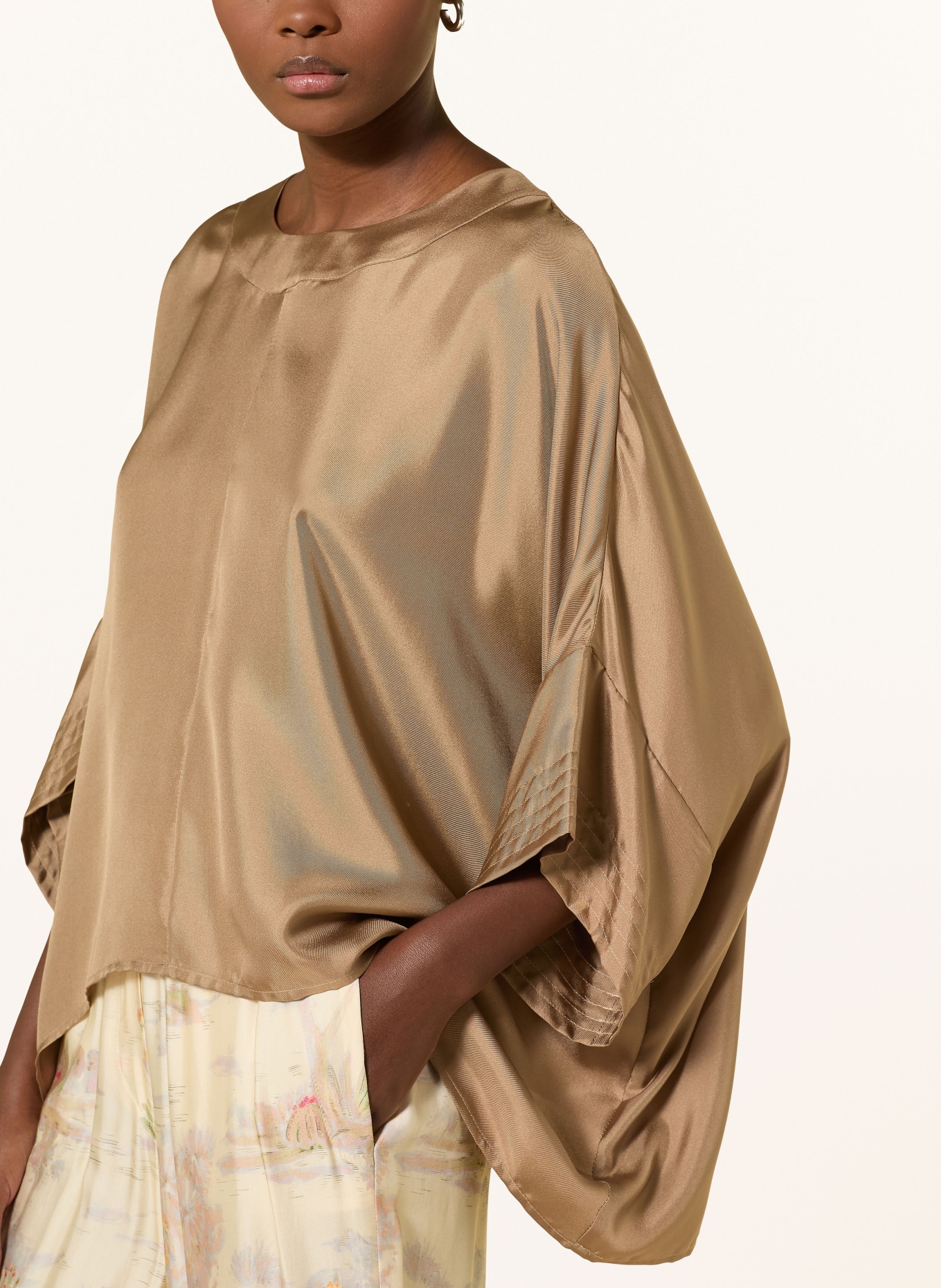 RIANI Hedvábná halenka: SVĚTLE HNĚDÁ