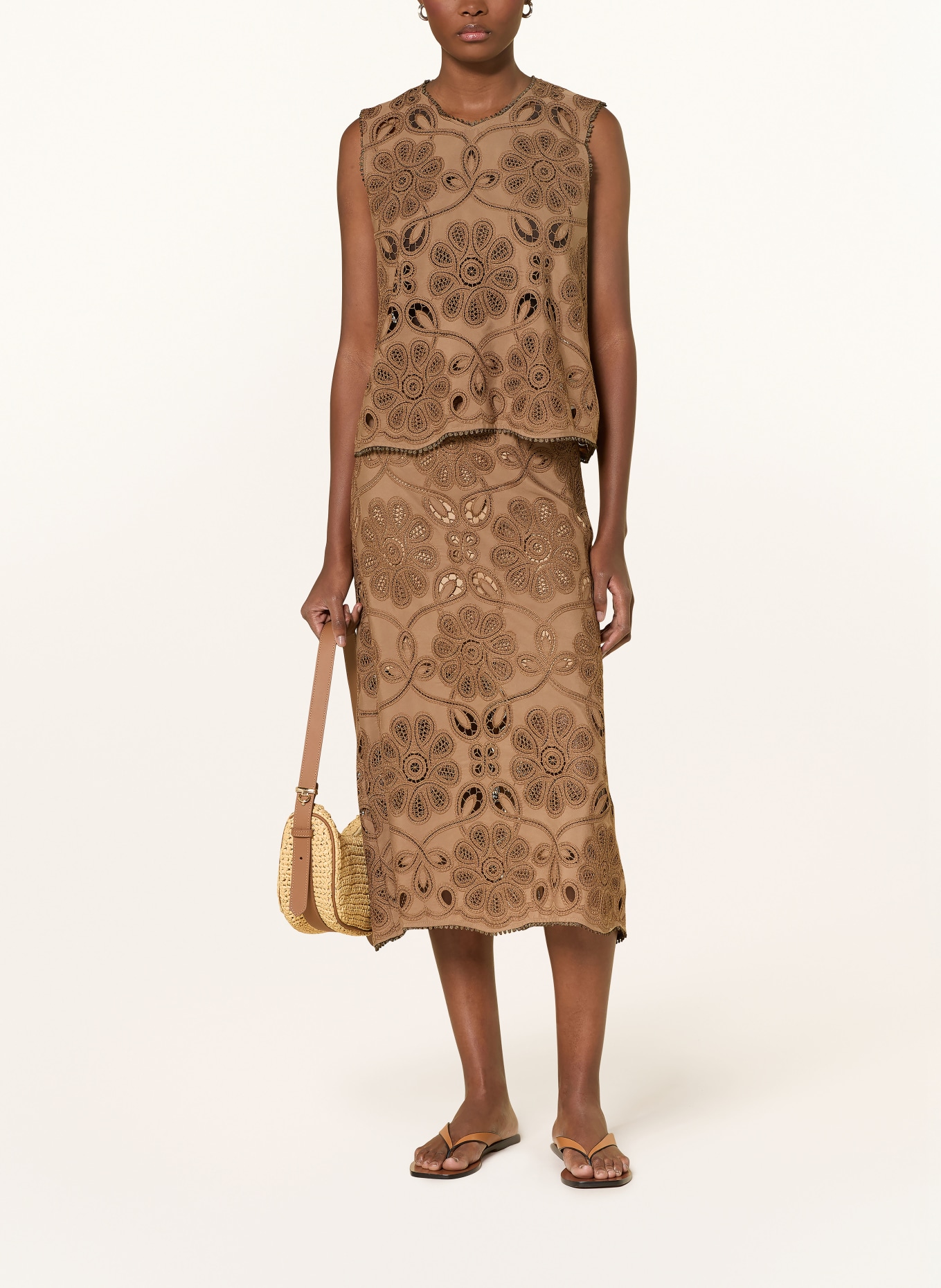 RIANI Lace-up top: BROWN