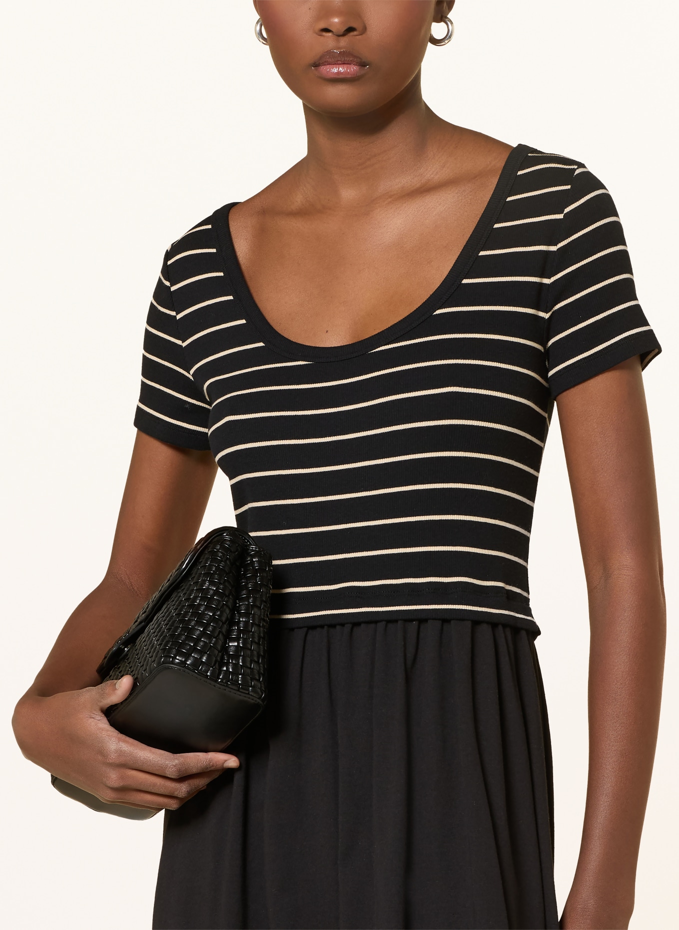 RIANI robe: NOIR / BEIGE