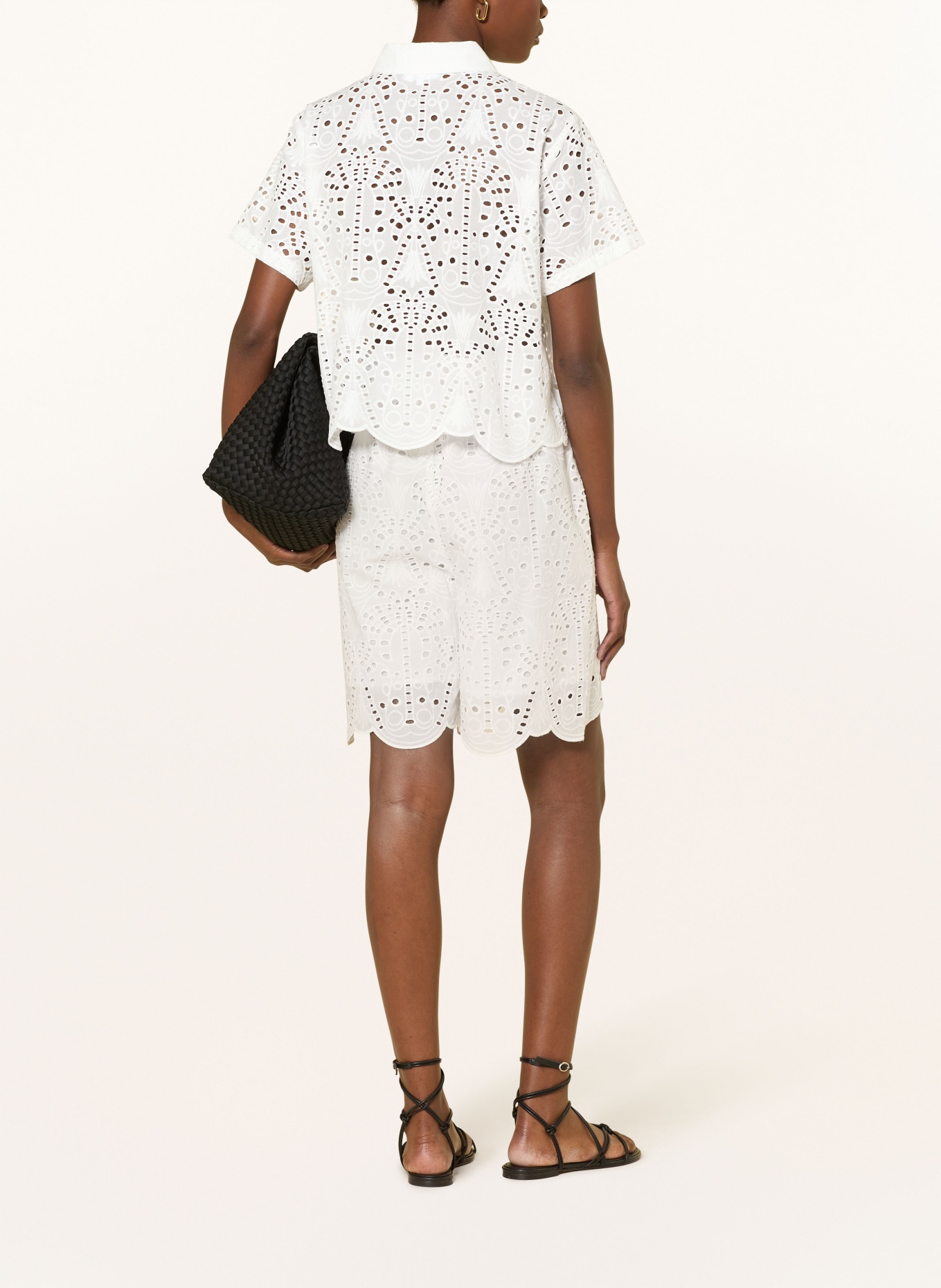 darling harbour Shorts with eyelet lace: WHITE
