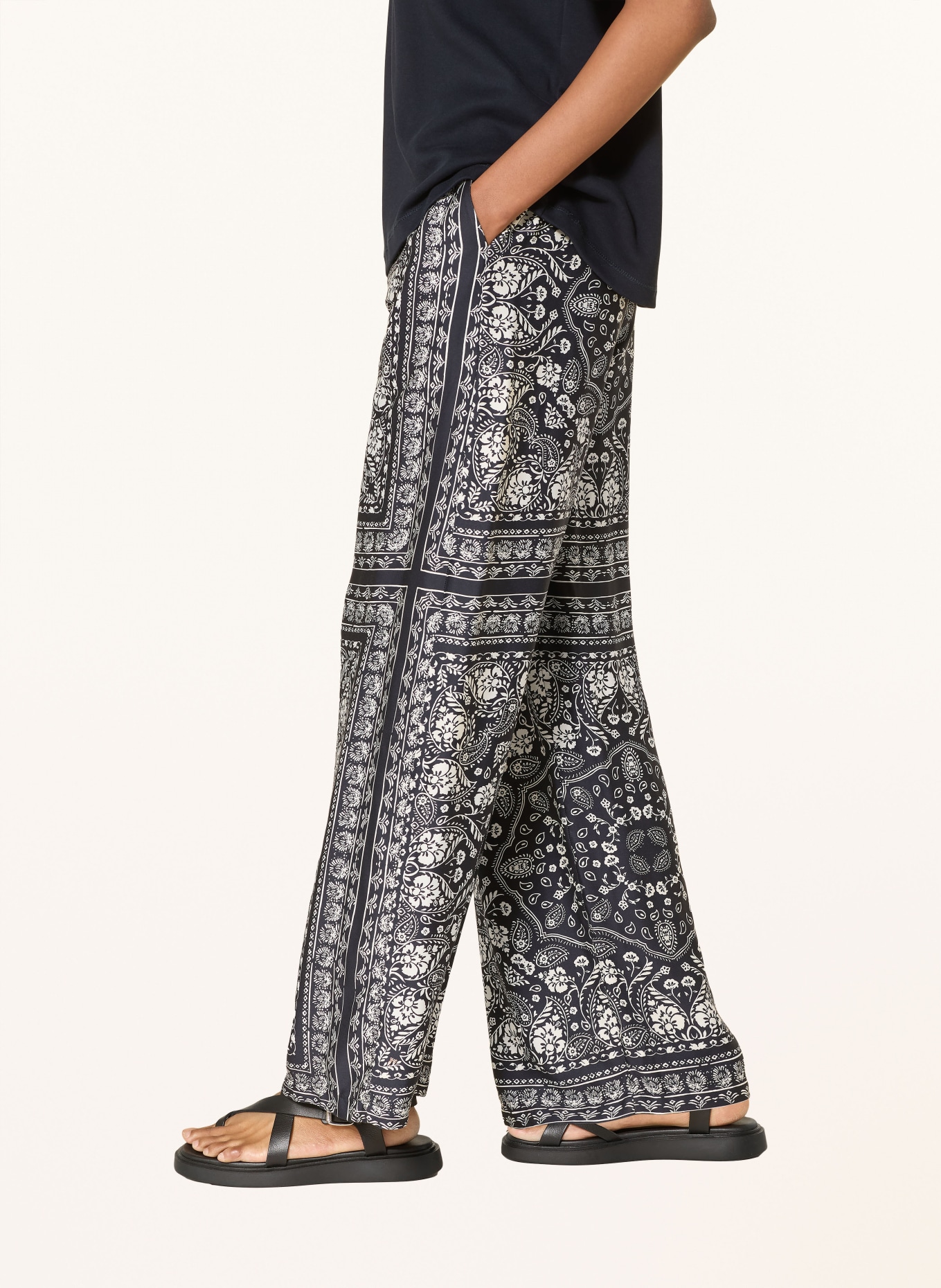 Smith & Soul kalhoty: TMAVĚ MODRÁ / BÍLÁ