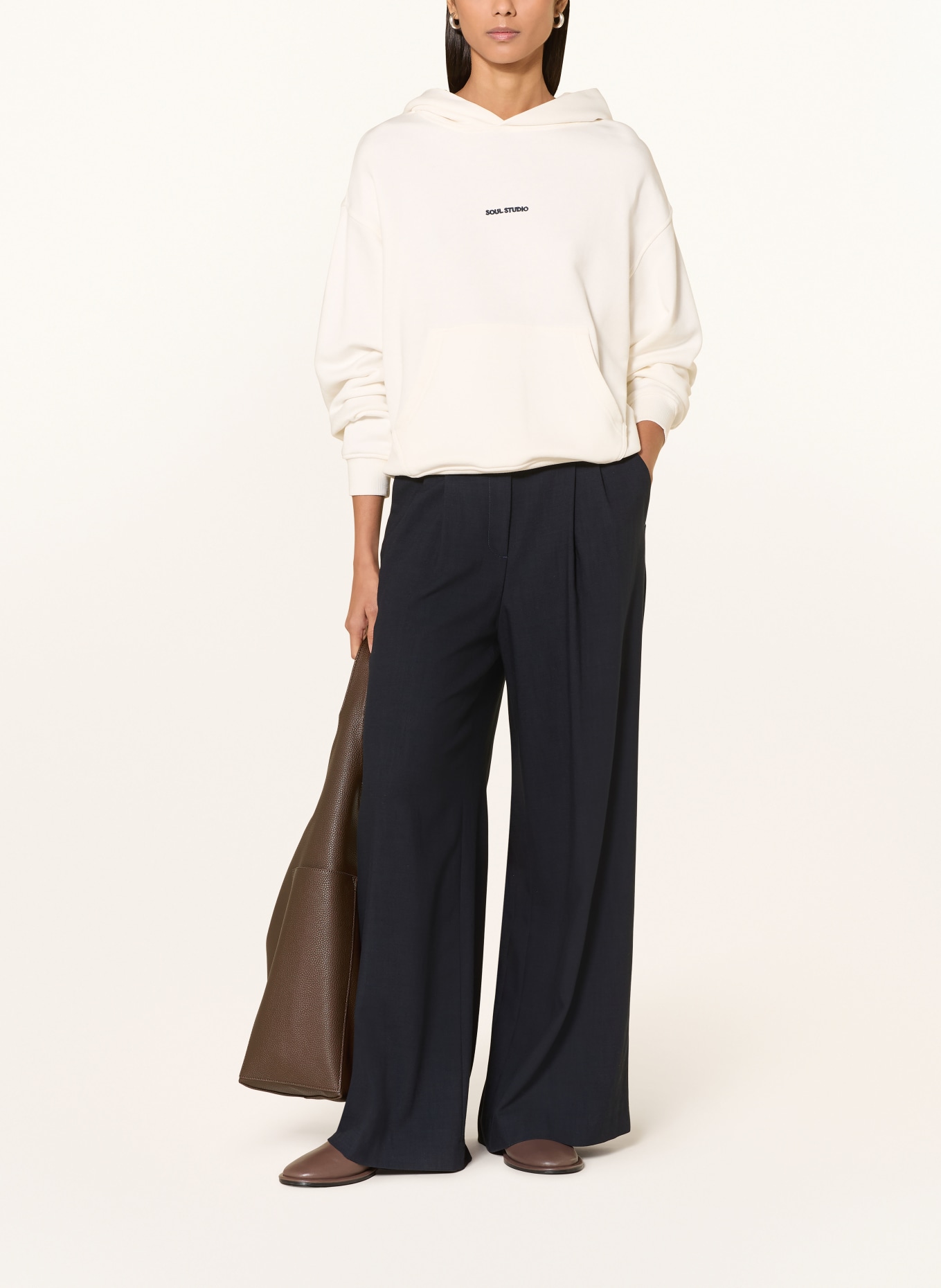 Smith & Soul hoodie: CREAM / DARK BLUE