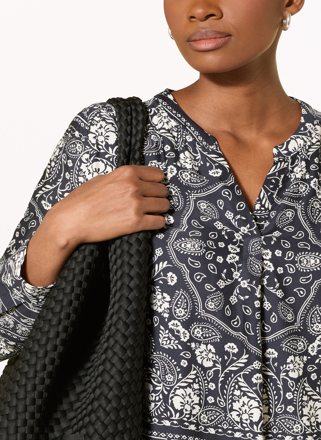 Smith & Soul blůza: TMAVĚ MODRÁ / BÍLÁ