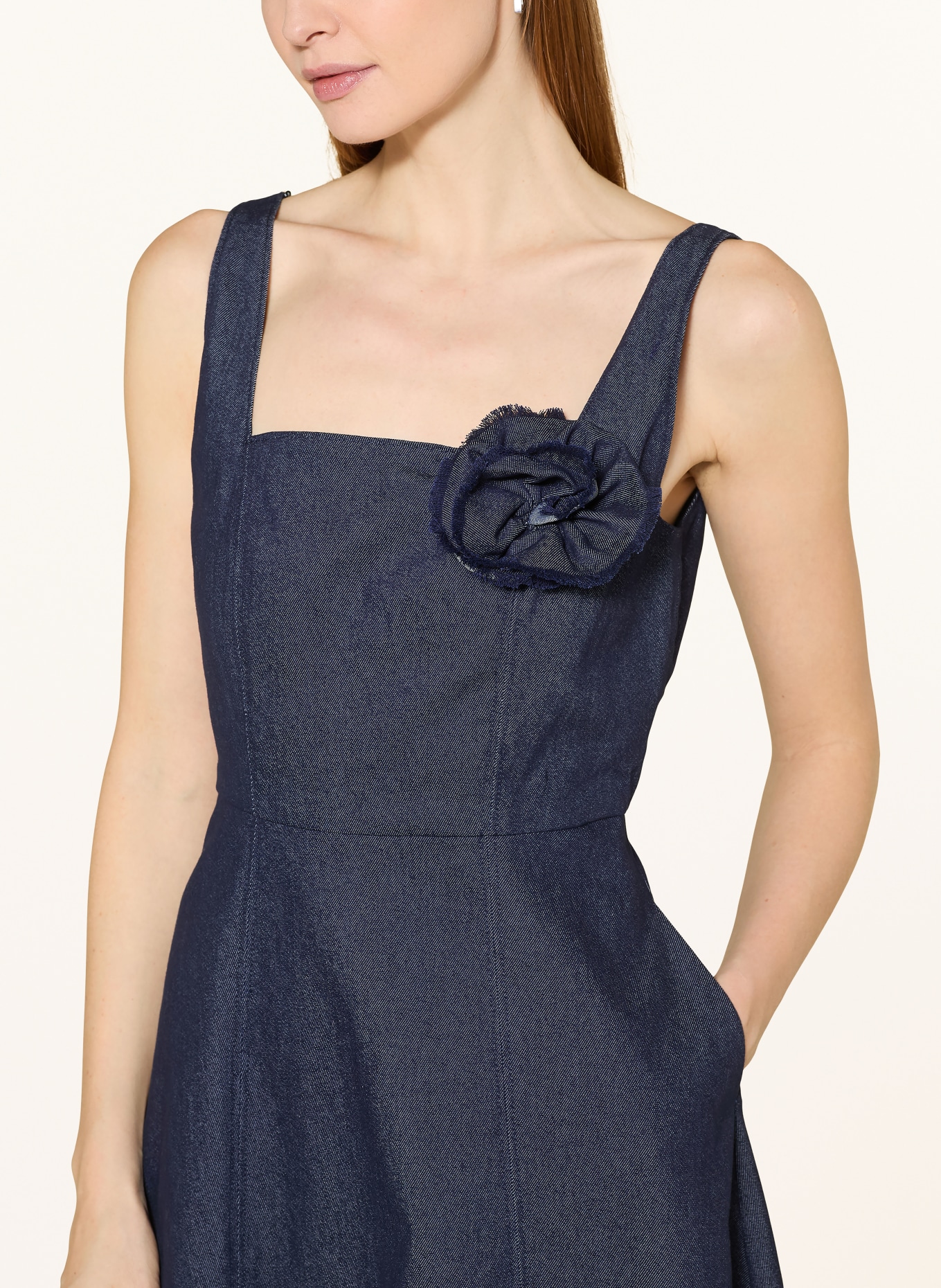 SWING džínové šaty: TMAVĚ MODRÁ