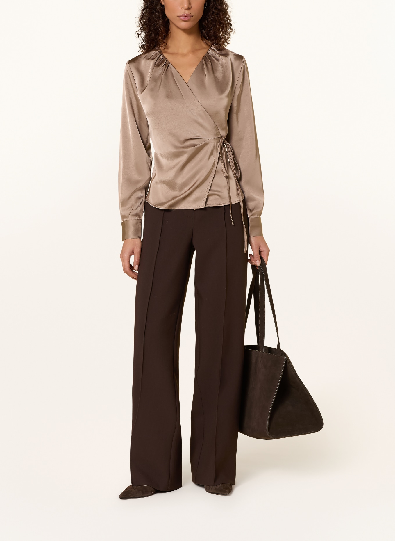 NEO NOIR Wickelbluse CAPRINA aus Satin: TAUPE