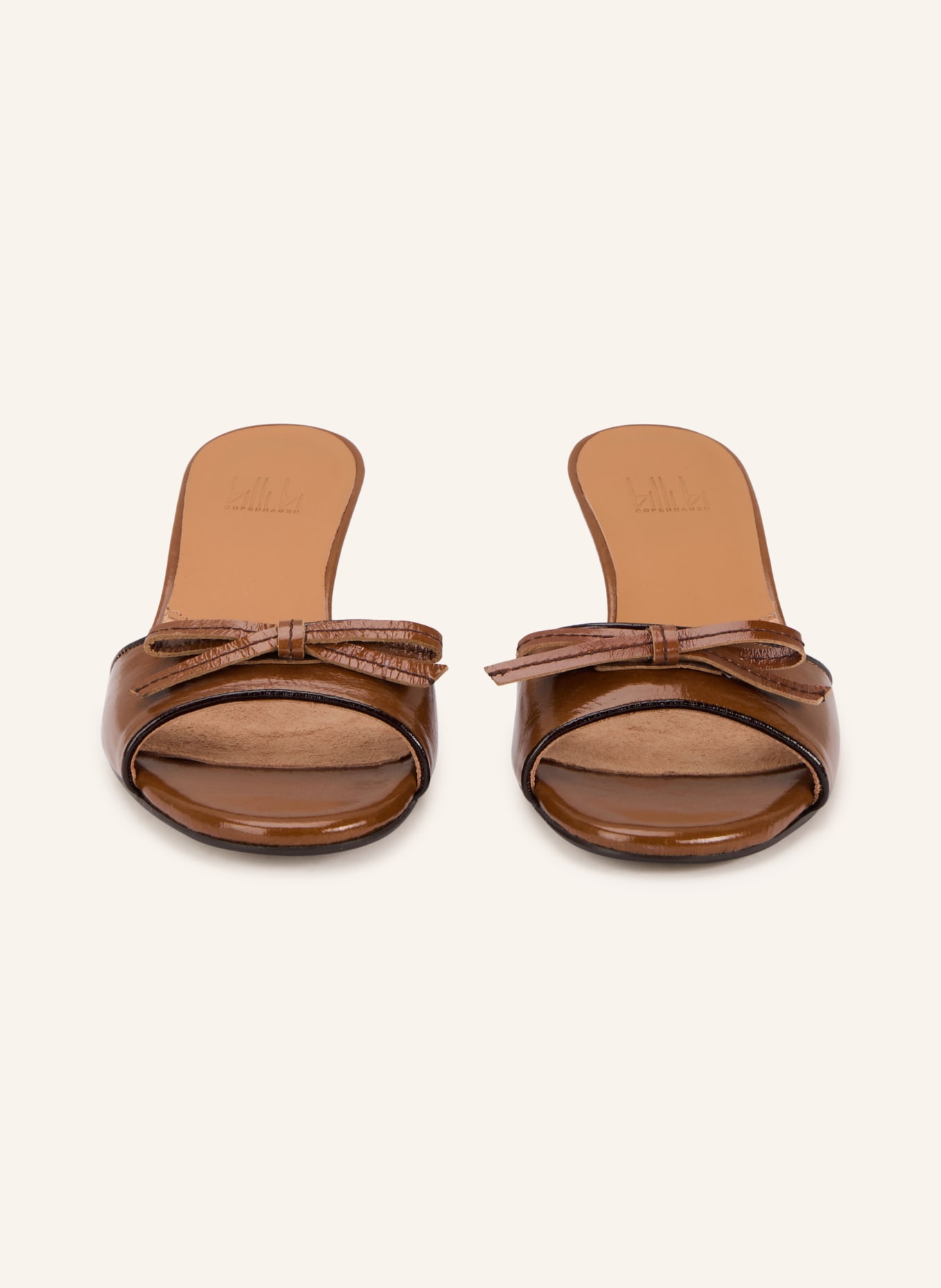billi bi Mules: COGNAC / SCHWARZ