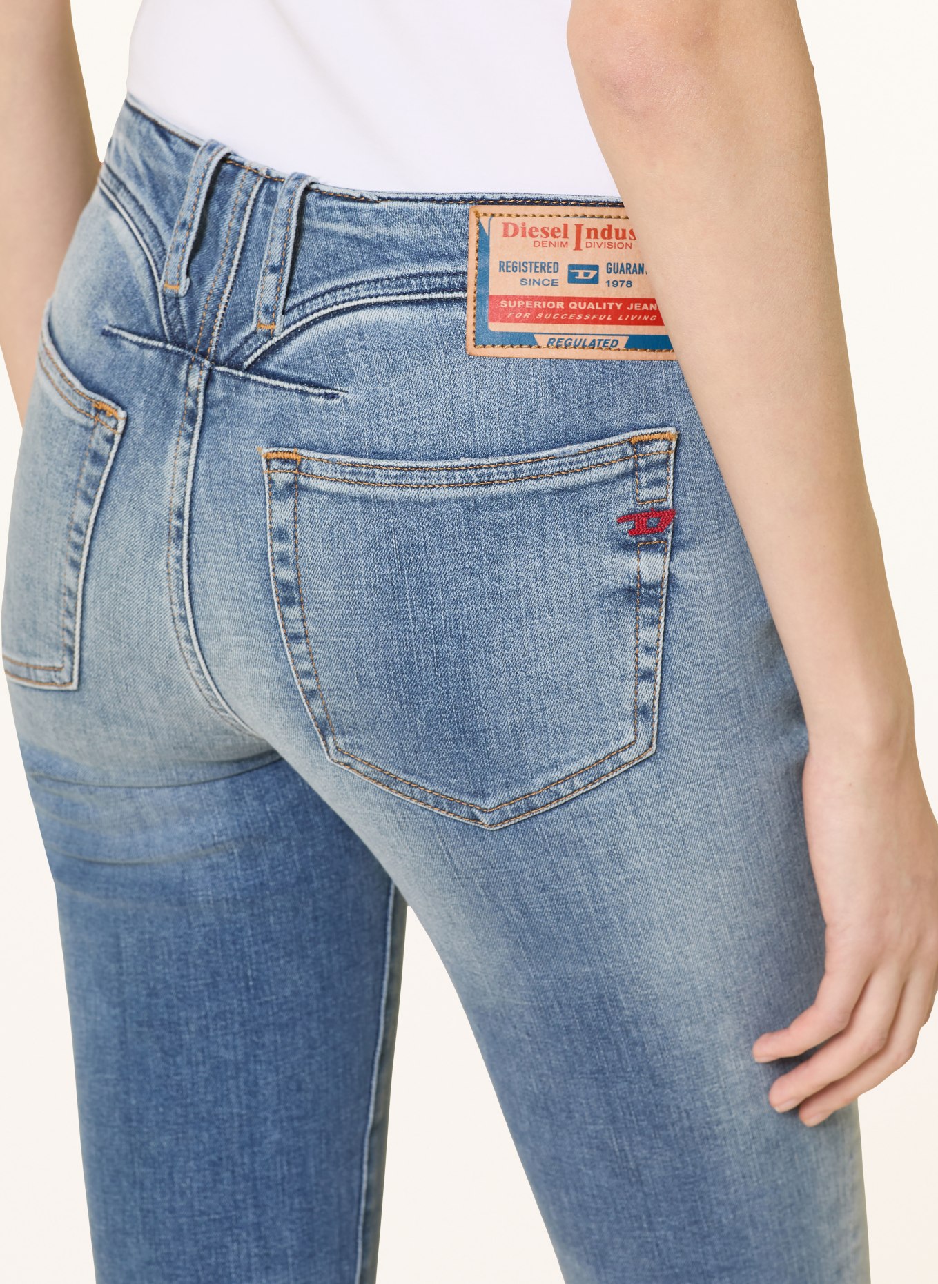 DIESEL Bootcut Jeans 1969 D-EBBEY-T: 01