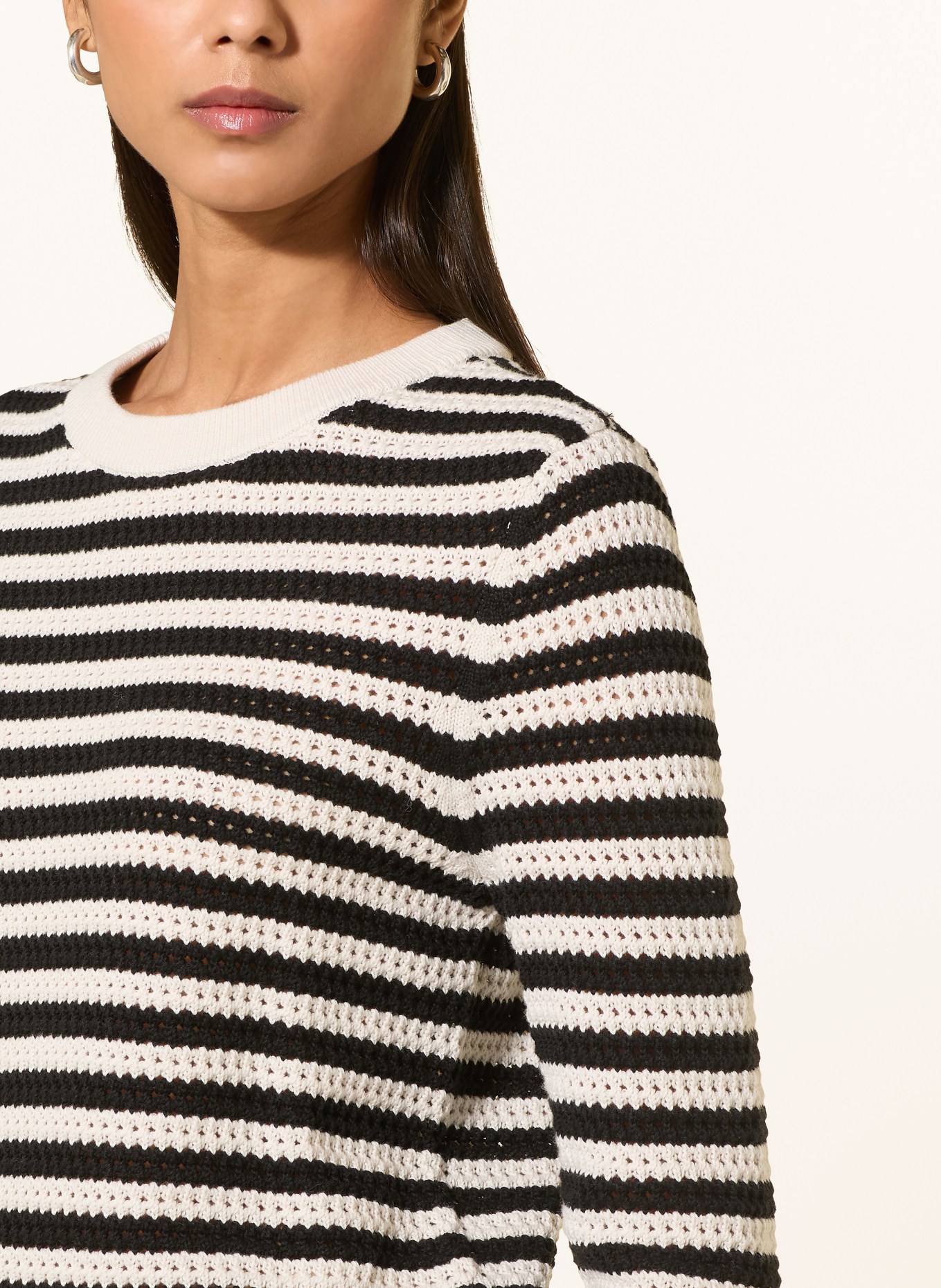 BETTY&CO sweter: ECRU / CZARNY