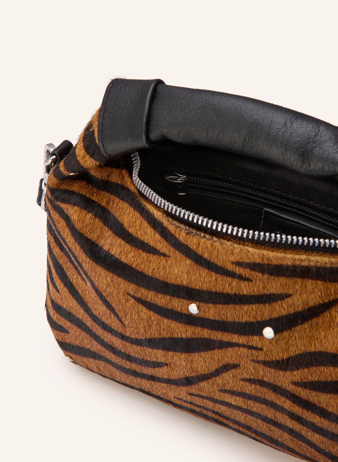 NÚNOO DANDY handbag: COGNAC / BLACK